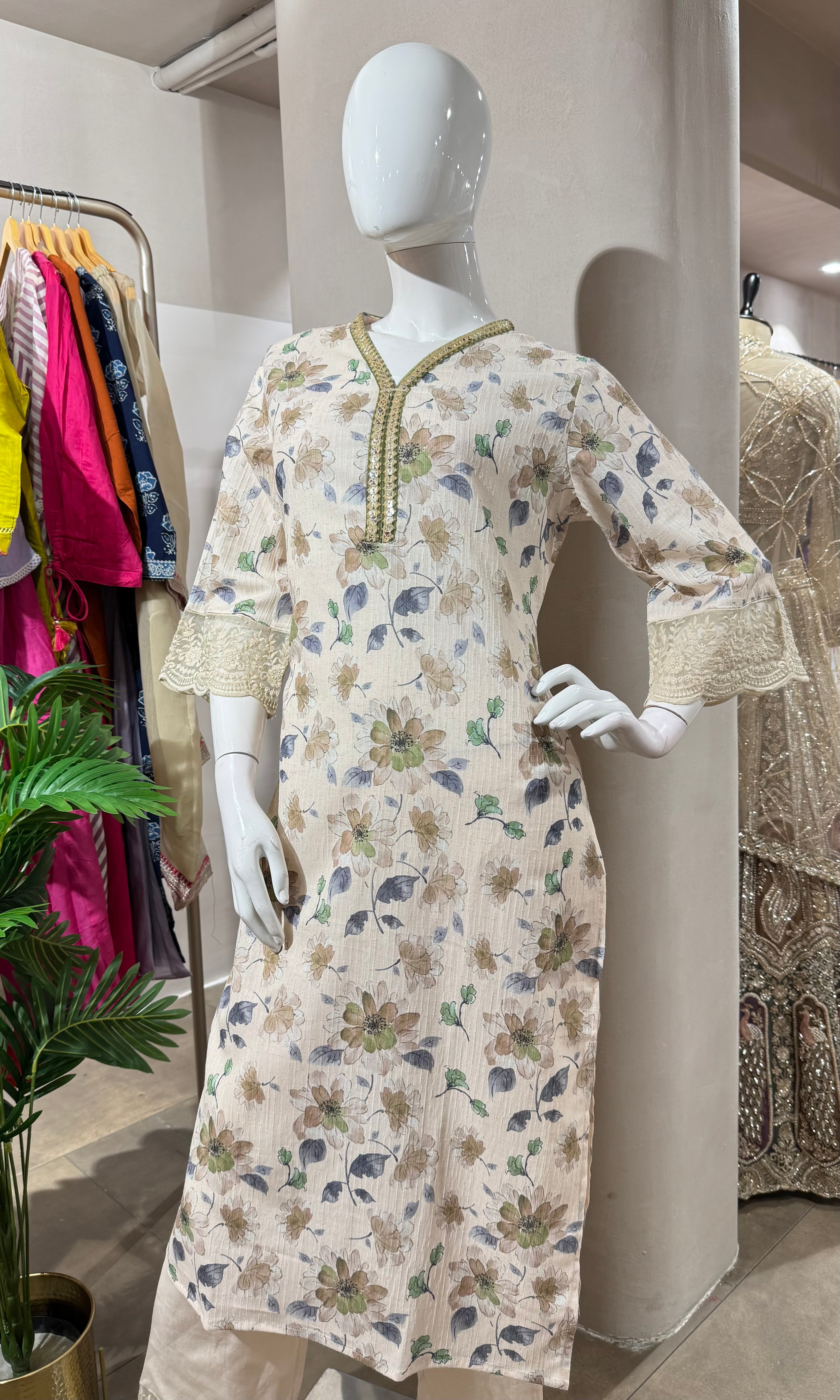 White FLORAL PRINT ETHNIC KURTI SET