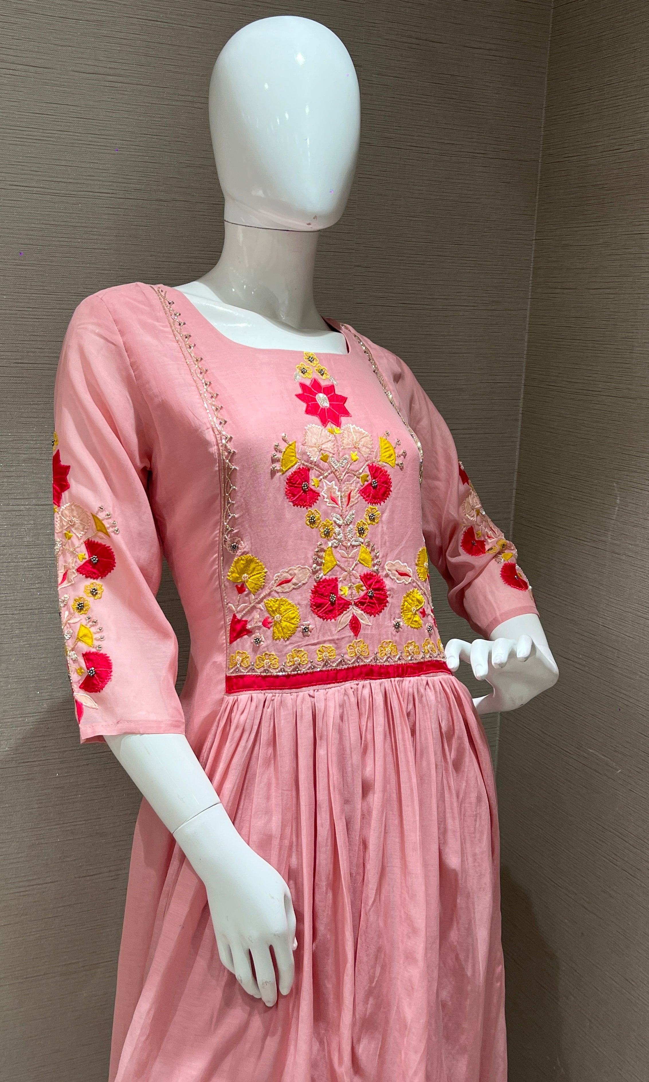 Rose pink floral embroidered kurta set