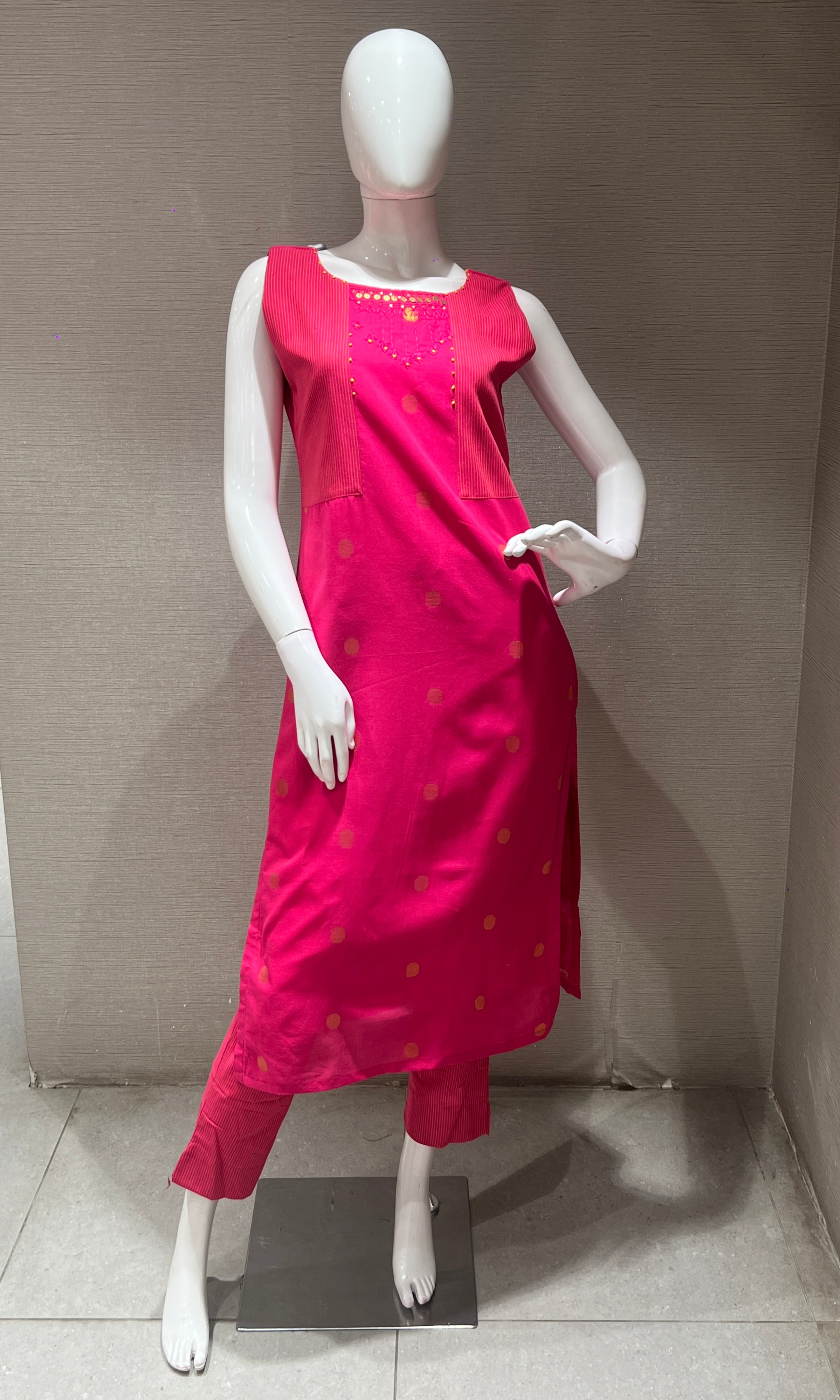 Pink kurta set WITH PRINTED DUPATTA