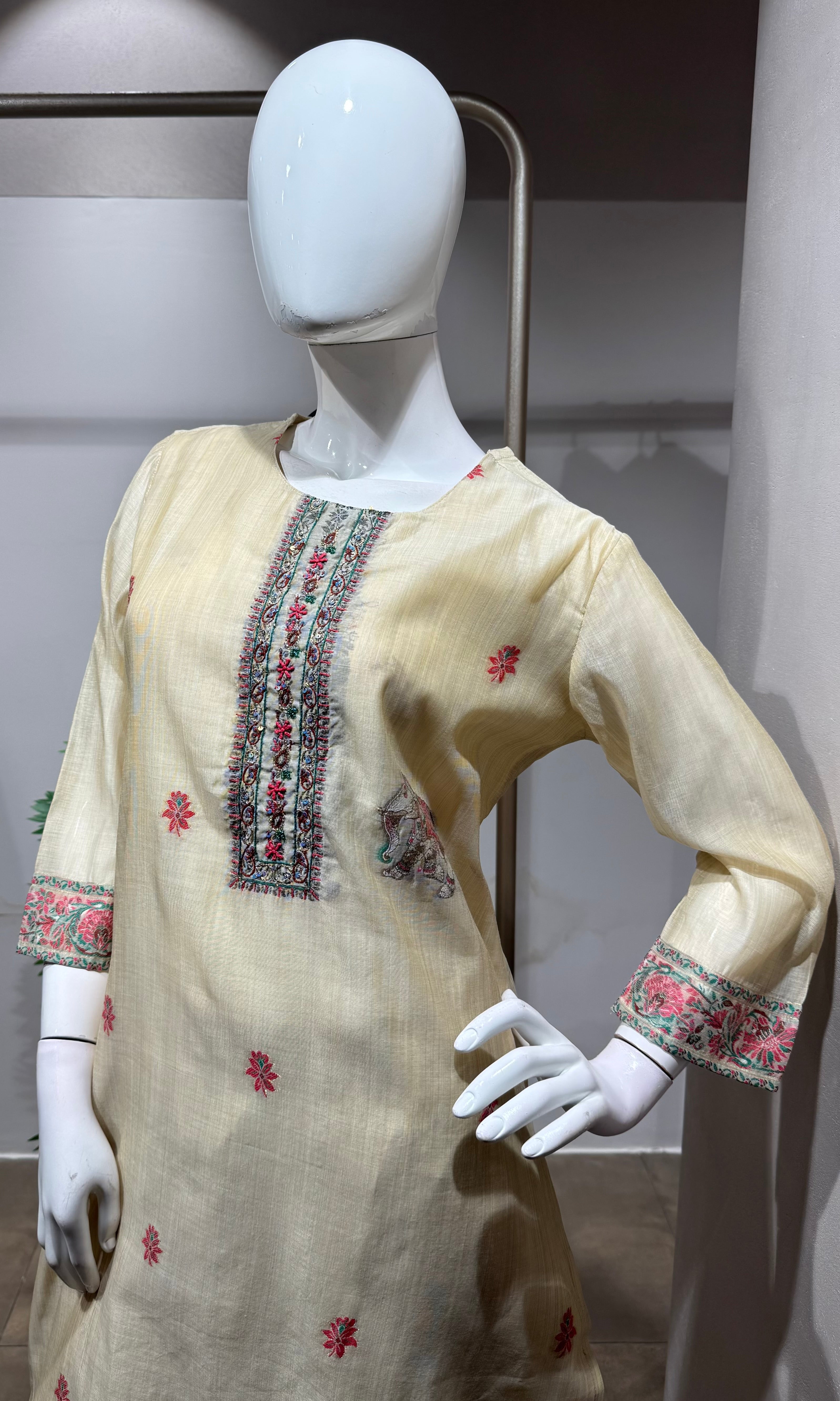 BEIGE Classic Cream Floral kurta set