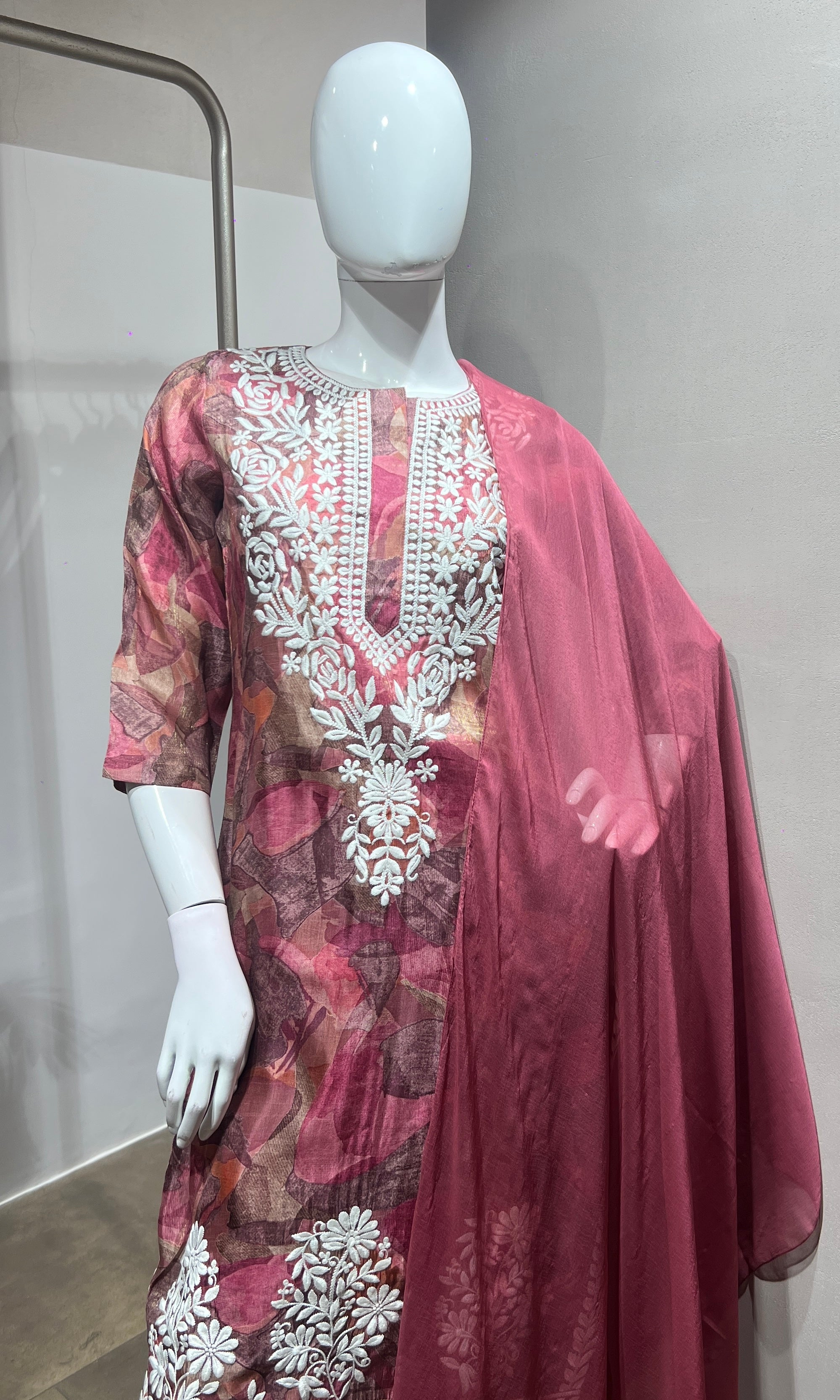 Pink intricate white floral embroidery kurta set