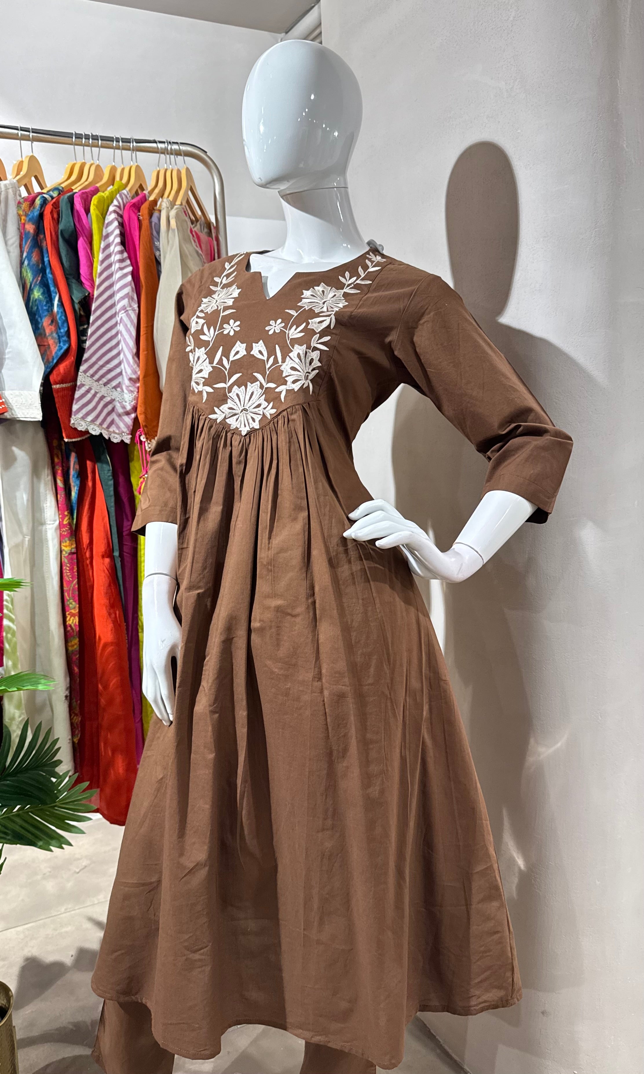 BROWN FLORAL MUL CHANDERI KURTA SET