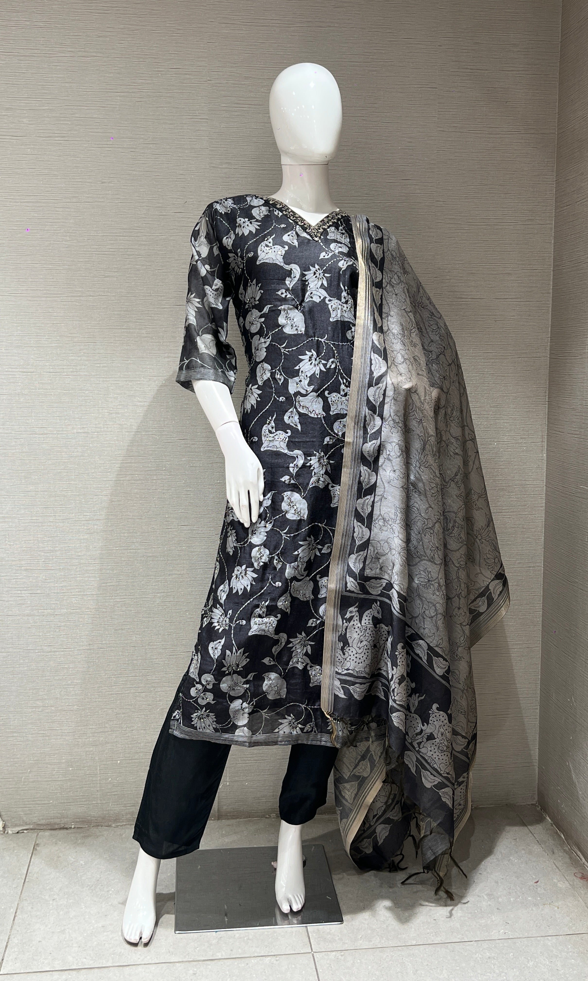 Black FLORAL PRINT KURTA SET