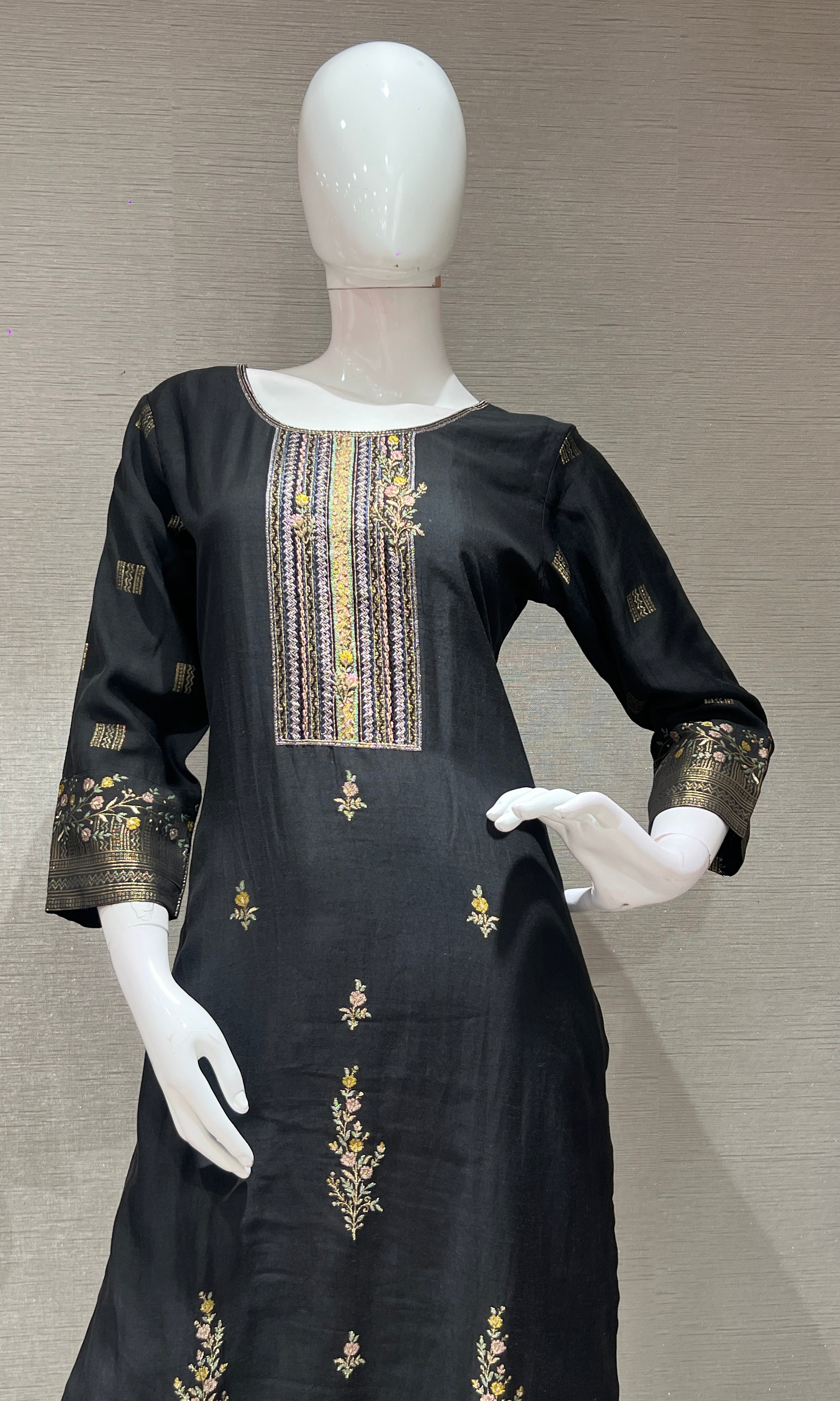 BLACK EMBROIDERED KURTA SET WITH DUPATTA