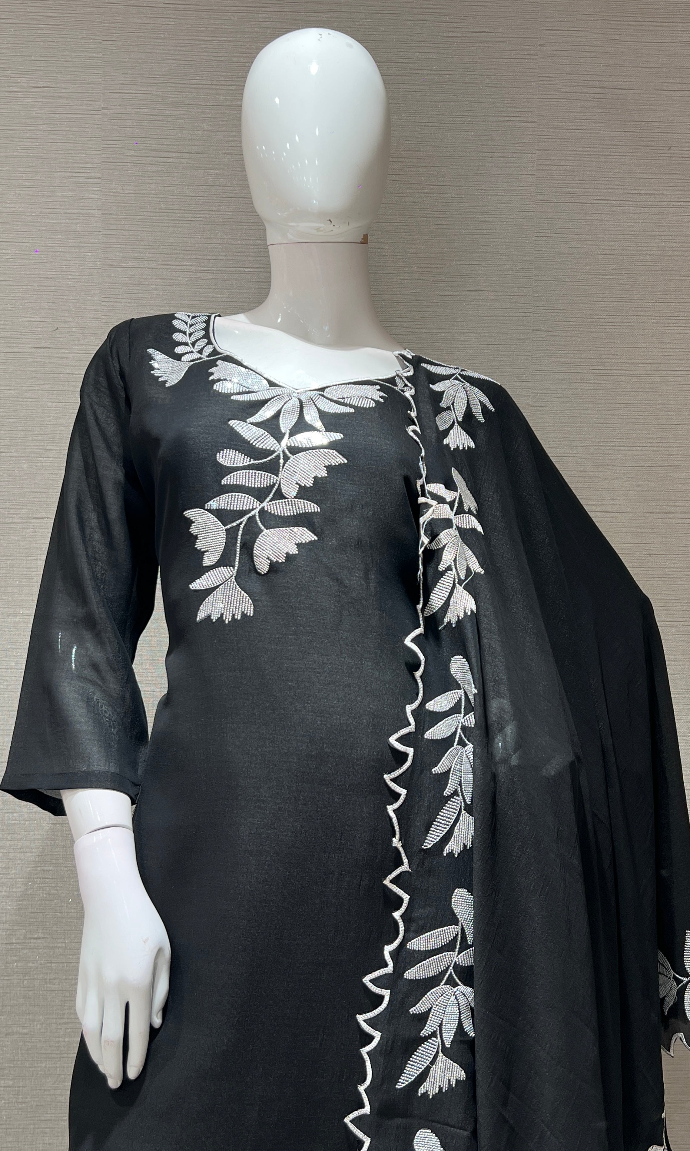 BLACK FLORAL PRINTED KURTA SET