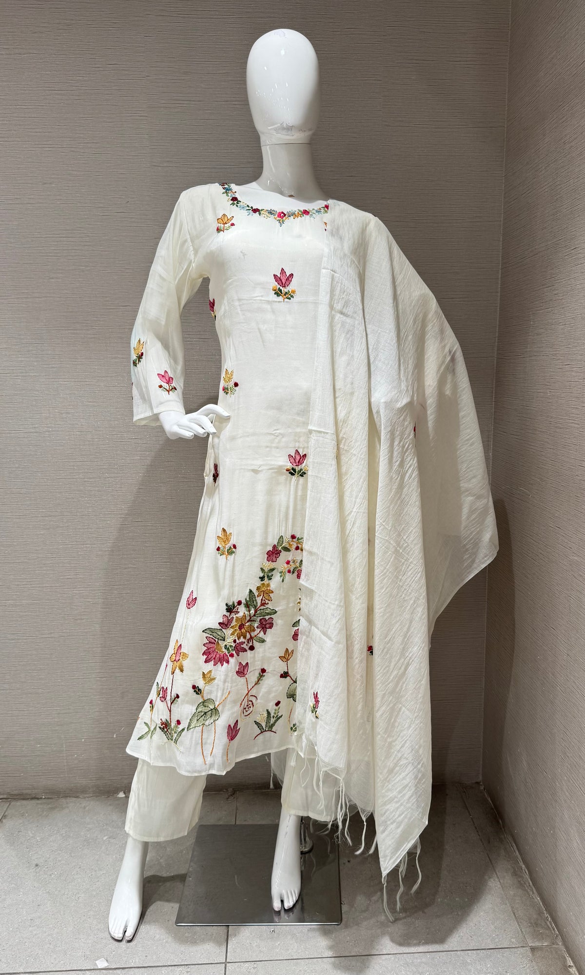 White Blossom Floral Embroidered Cotton Kurta set