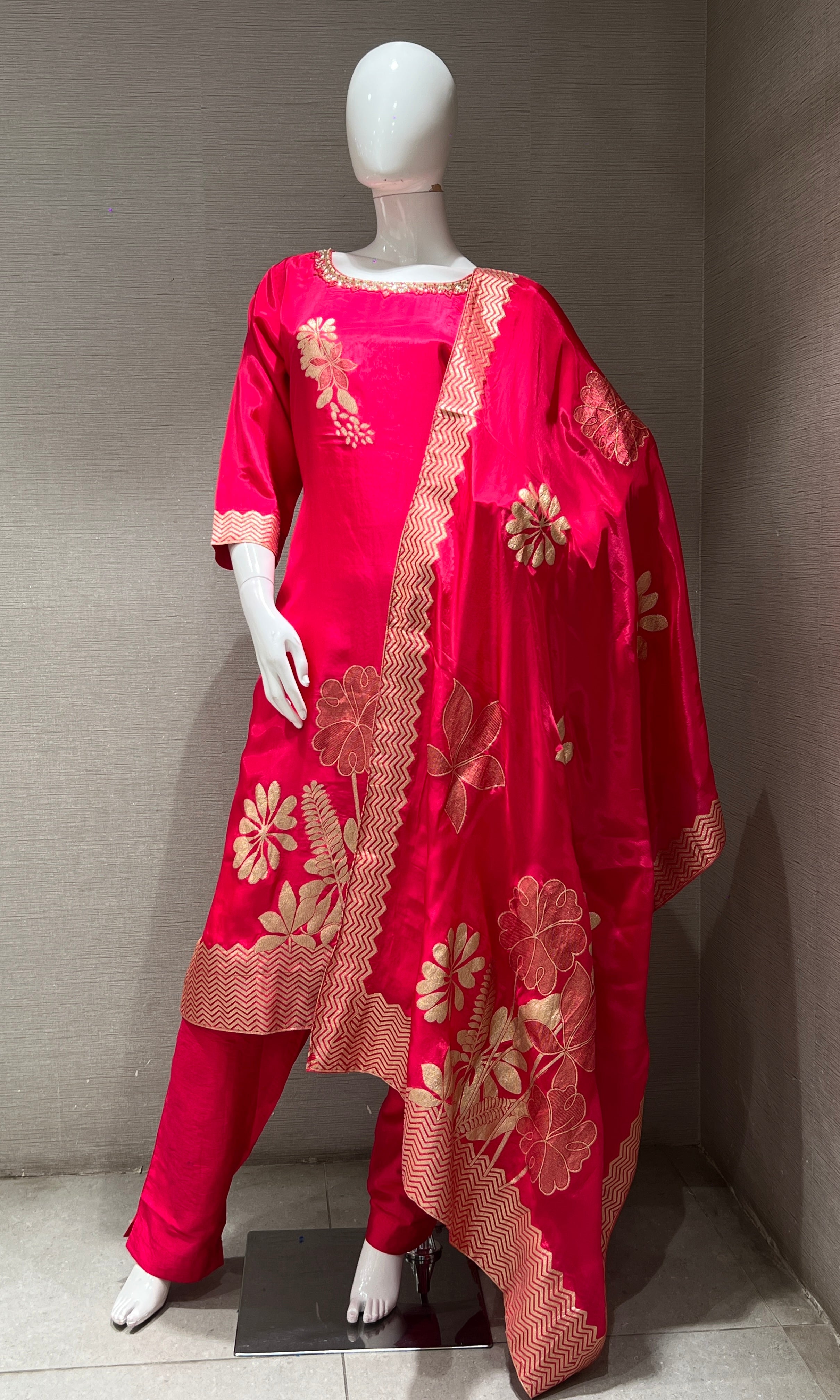 pink golden FLORAL kurta seT