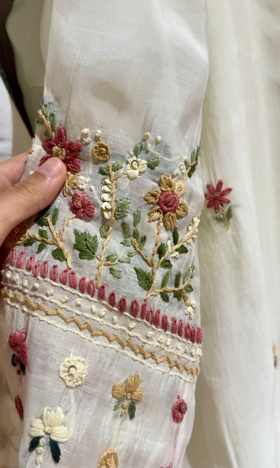 CREAM Floral Neckline MUL CHANDERI Kurta Set