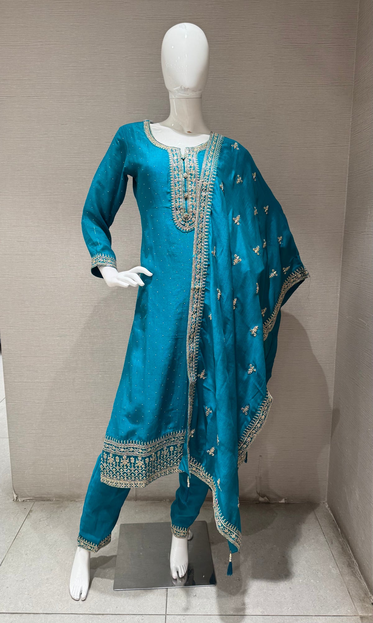 rama gold zari Silk Kurta Set with dupatta