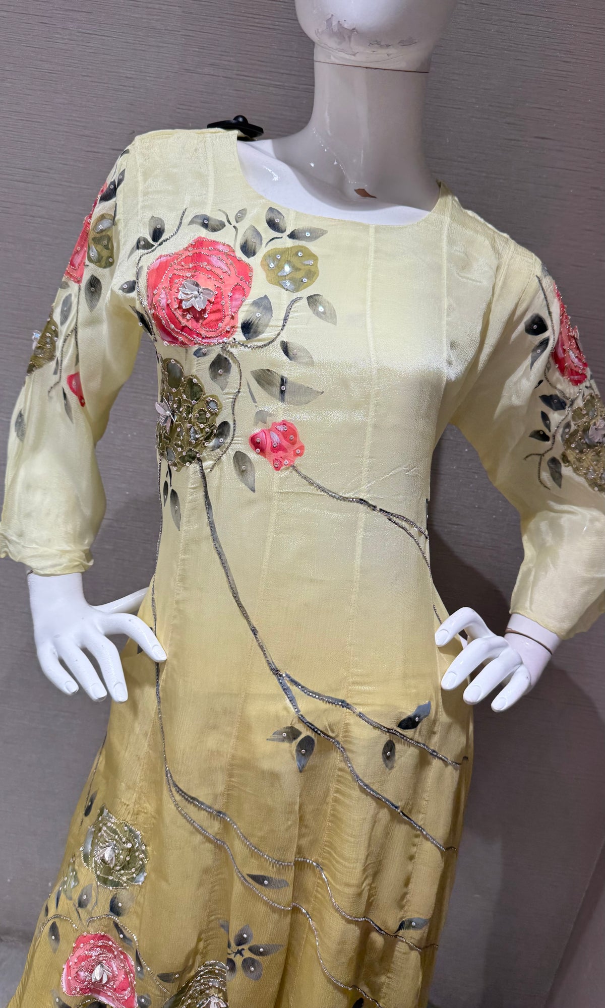 Liril Floral Embroidered Ethnic Kurta set with Dupatta