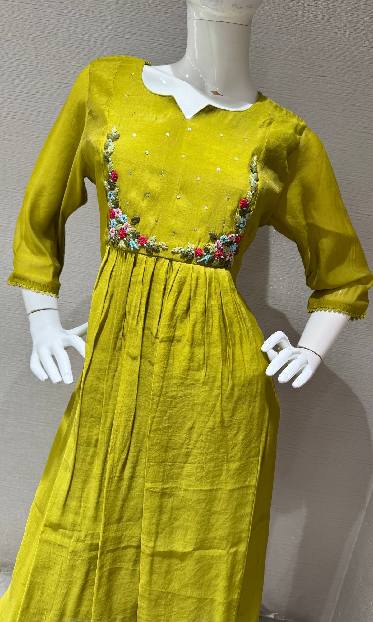 Mehandi green chanderi kurta set with dupatta