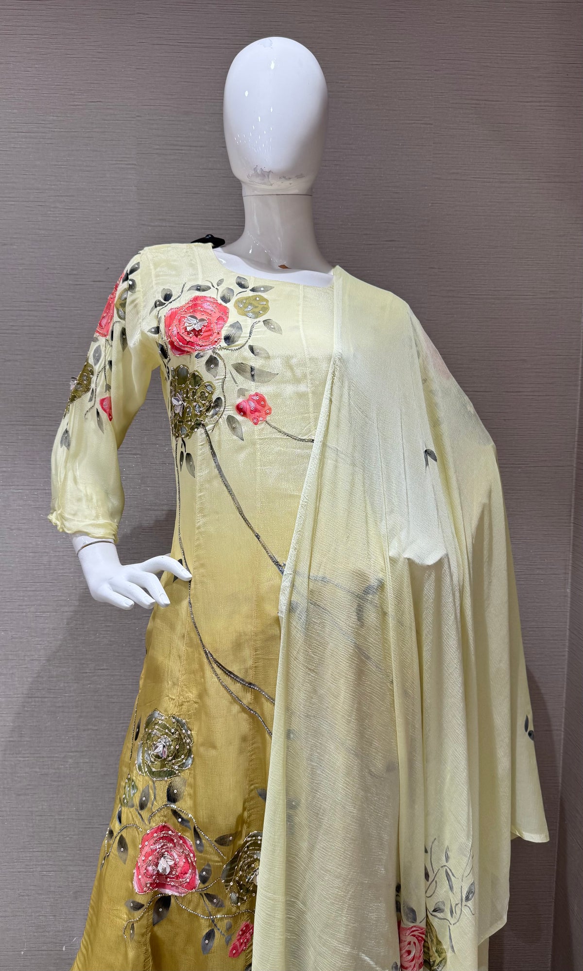 Liril Floral Embroidered Ethnic Kurta set with Dupatta