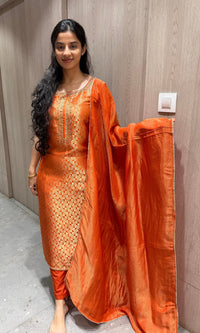 Party wear kurta set