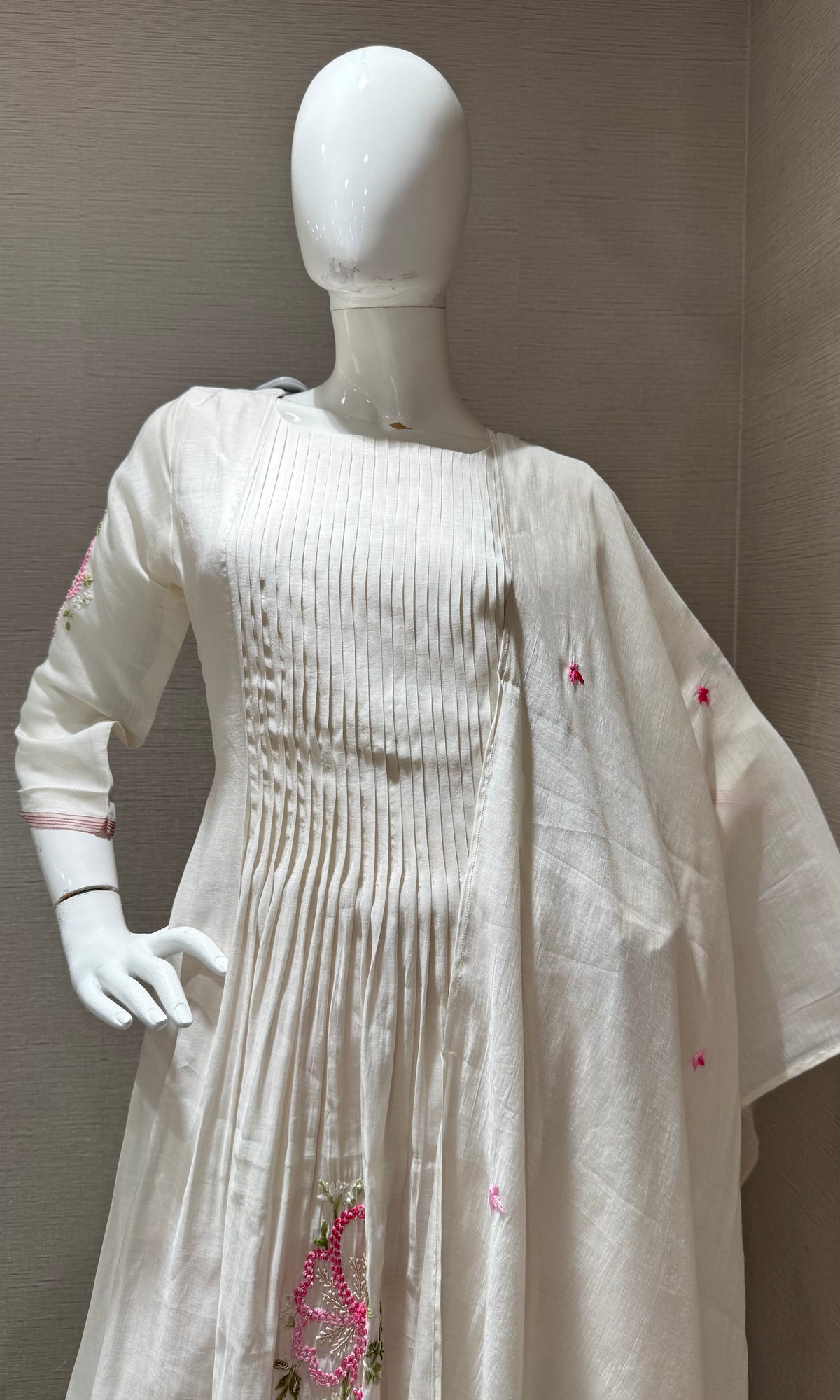 Cream Mul Cotton Floral Printed Kurta set & Dupatta