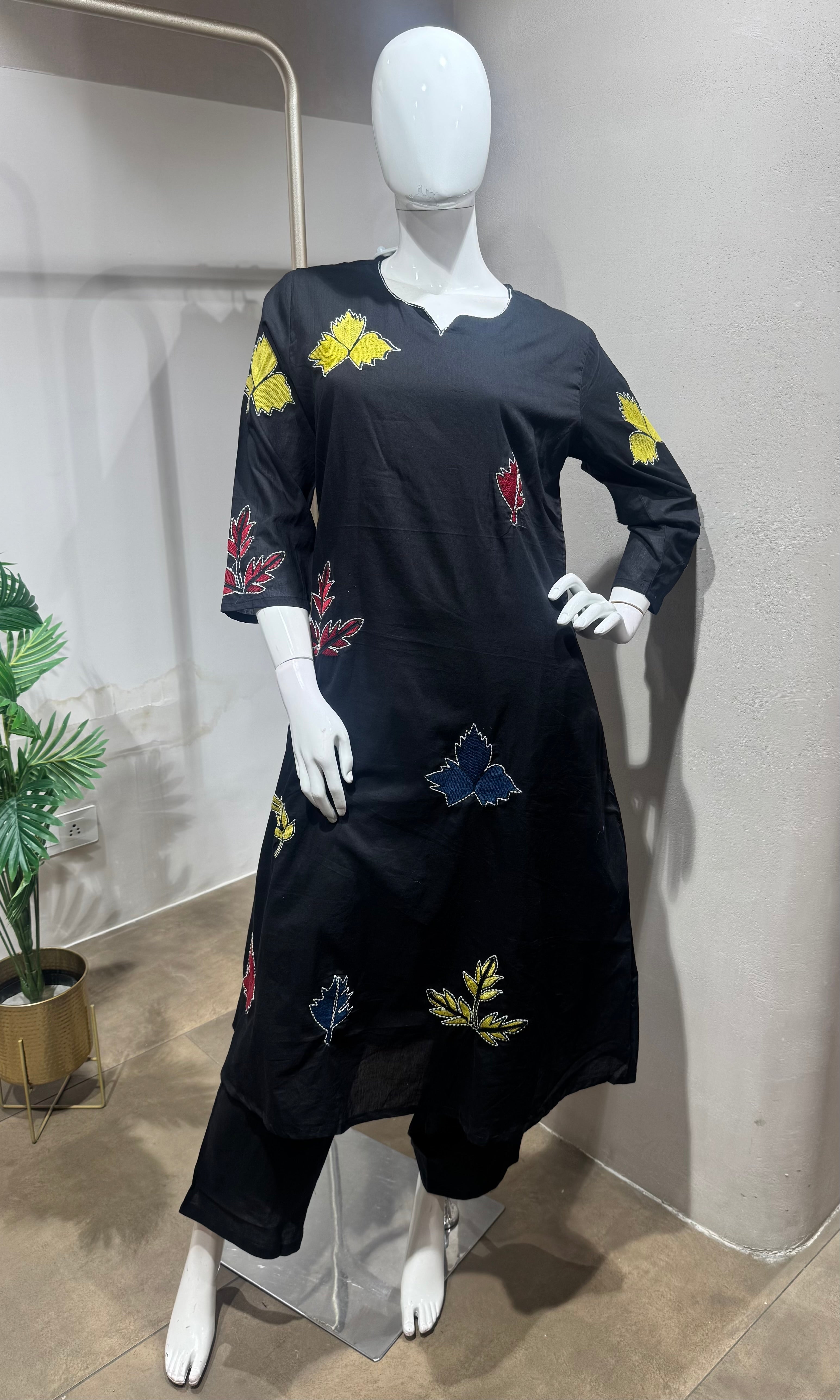 Black Floral Embroidery Kurta Set
