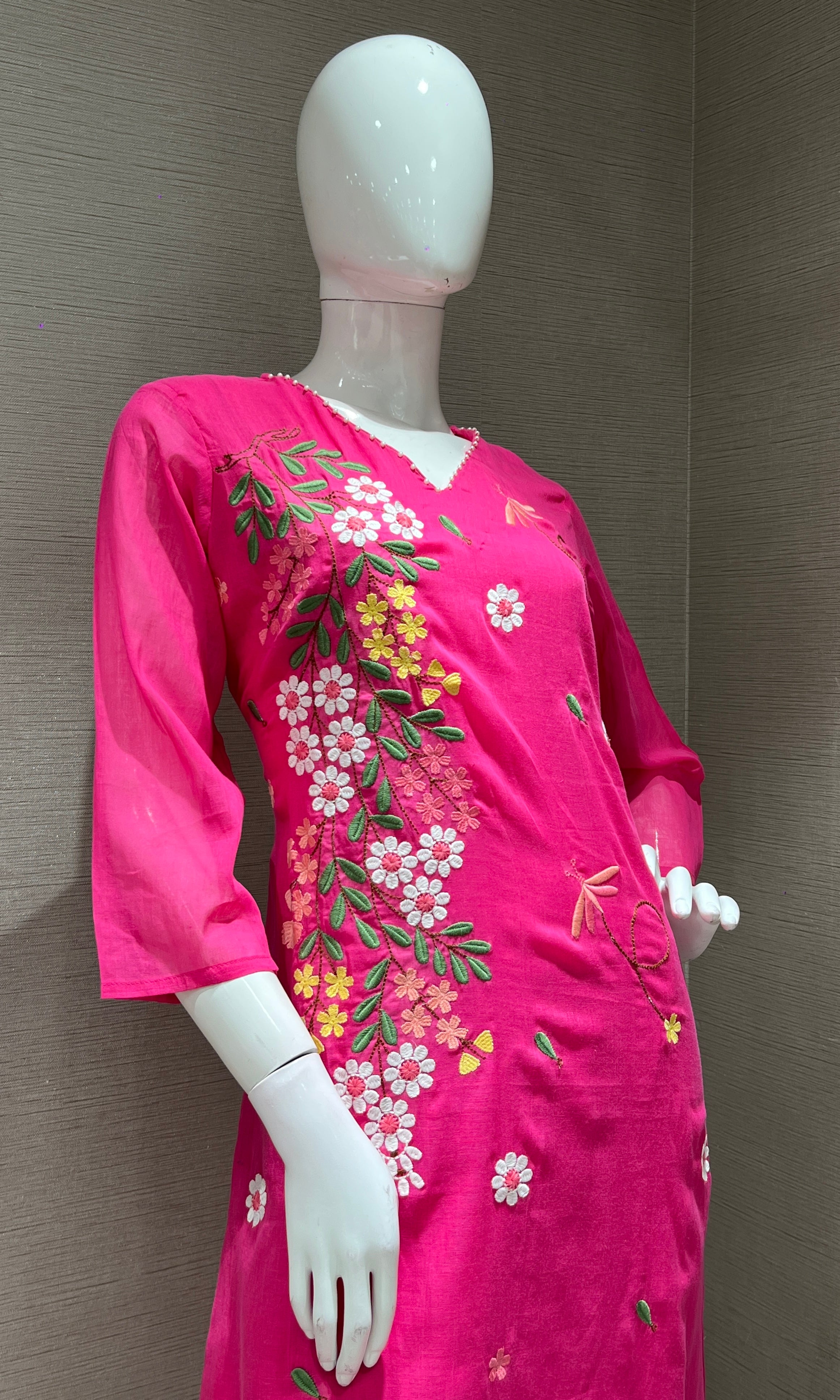 PINK FLORAL EMBROIDERED KURTA SET