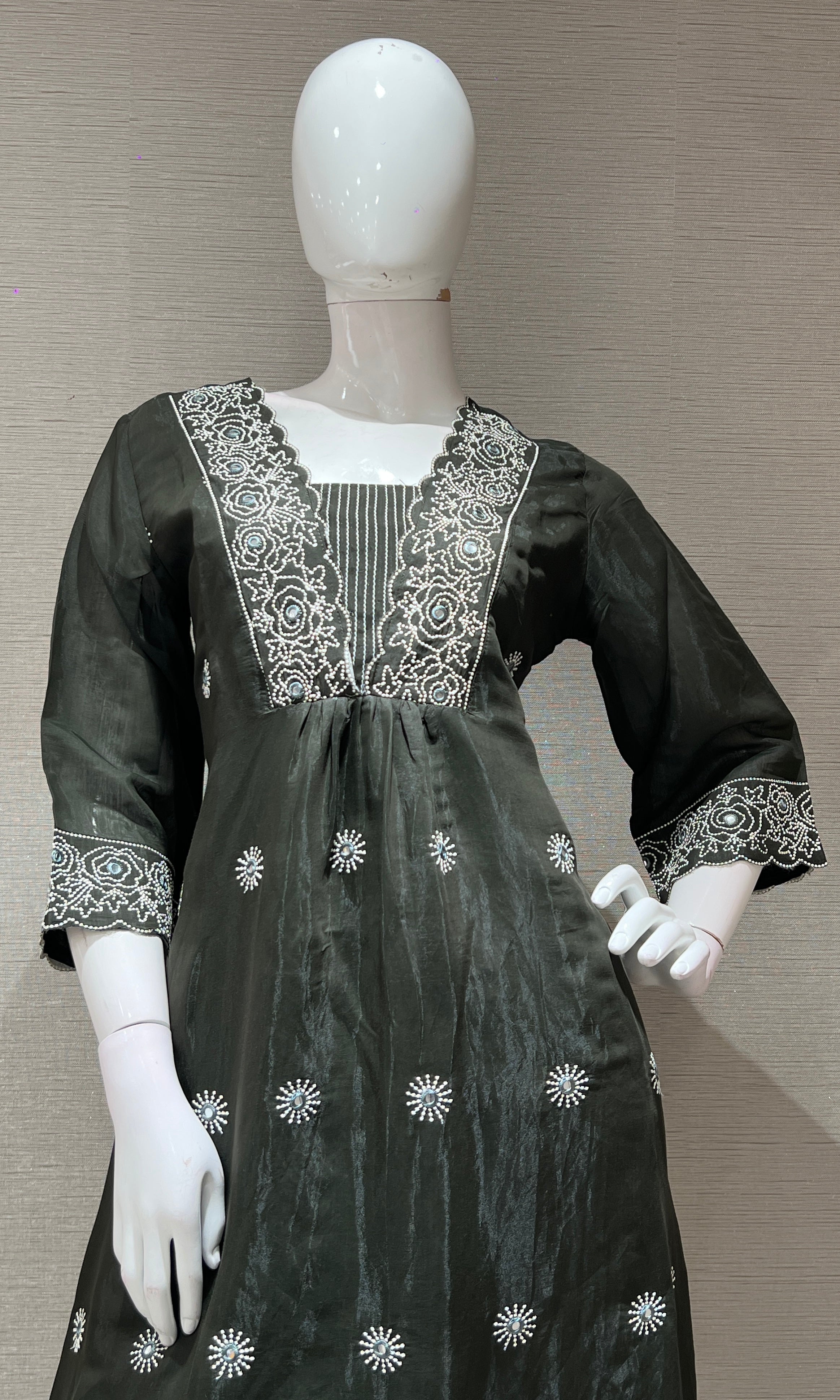 BOTTLE GREEN FLORAL ETHNIC KURTA SET