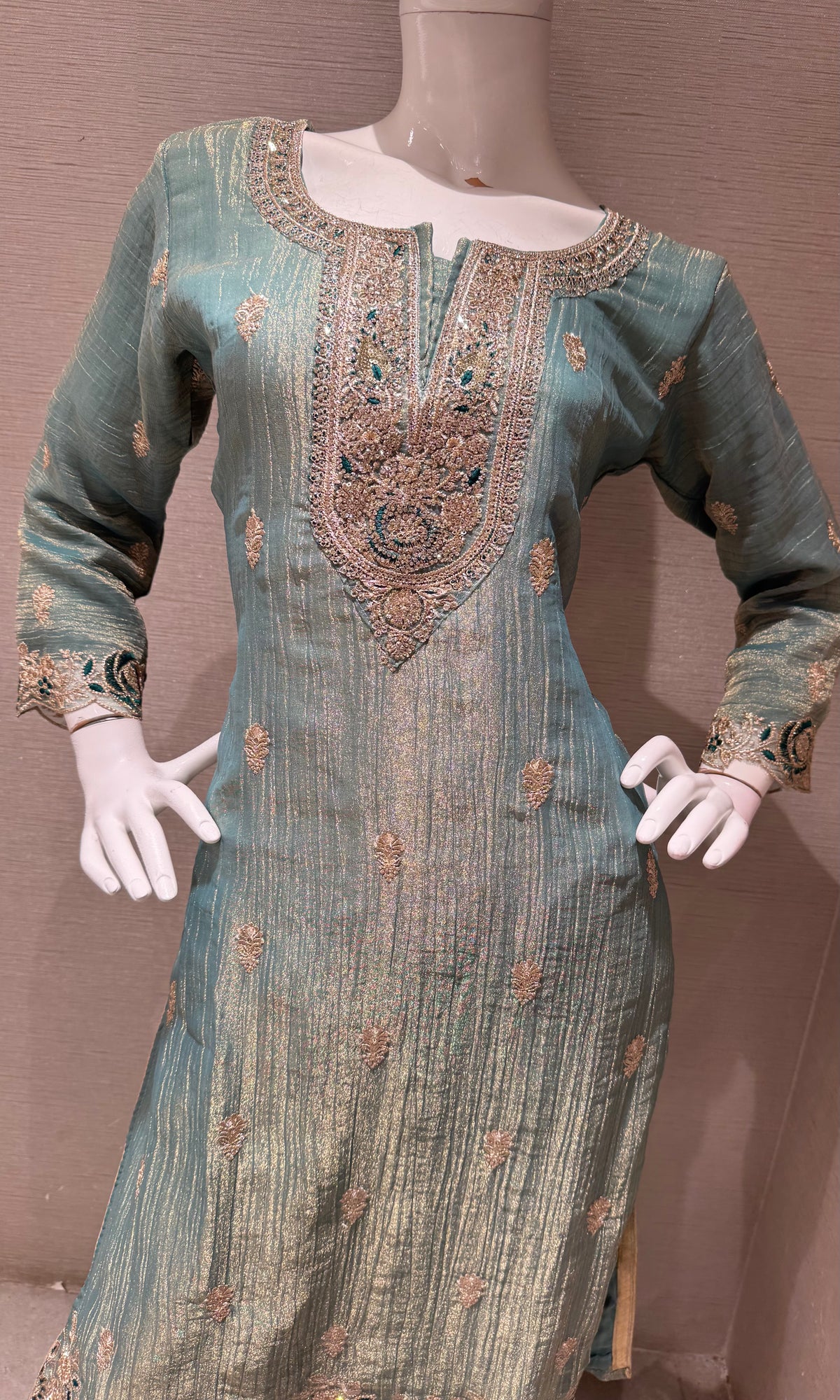 Green Tissue silk Ethnic Kurta Set with Zari dupatta