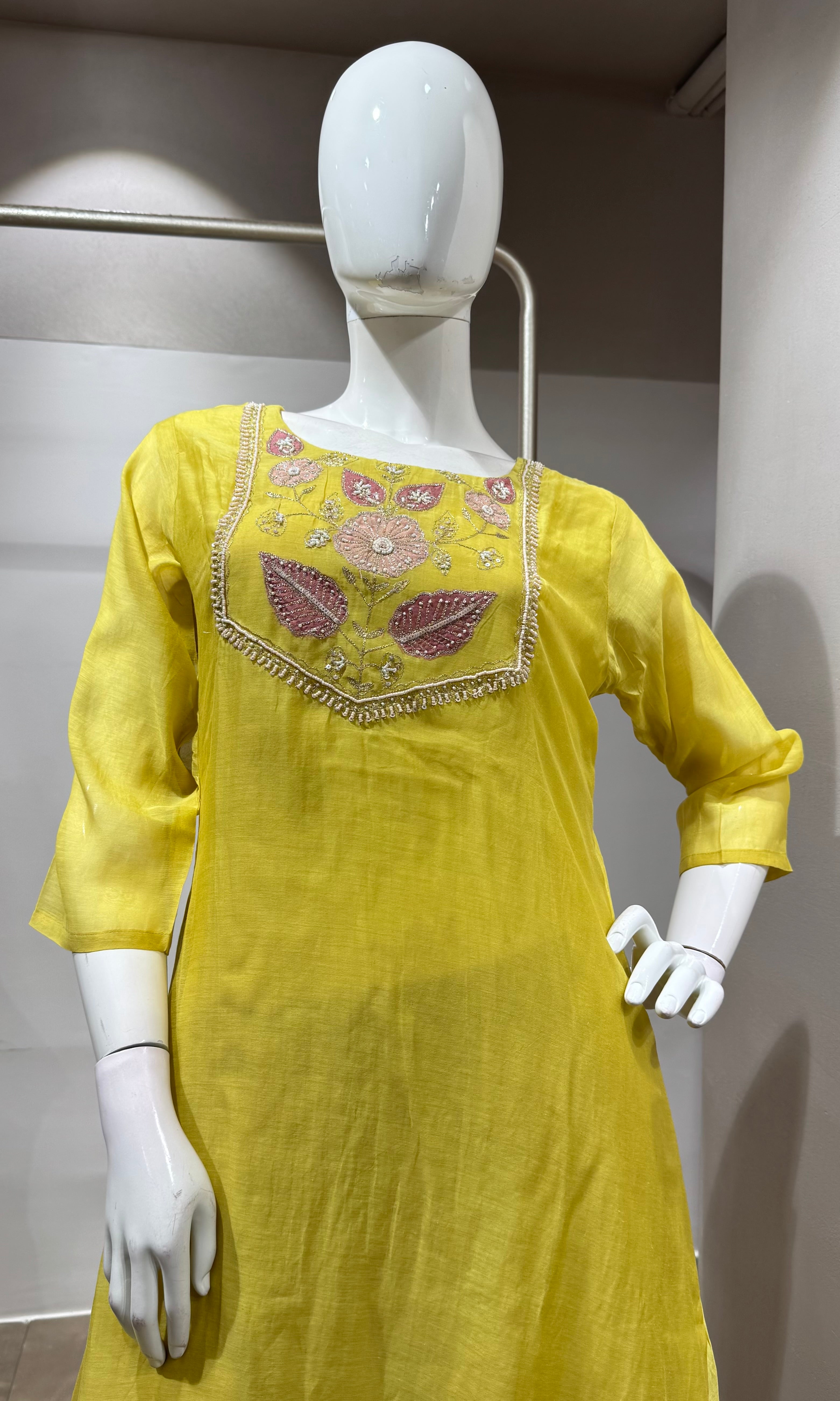 Liril Elegance Floral Embroidered Kurta Set