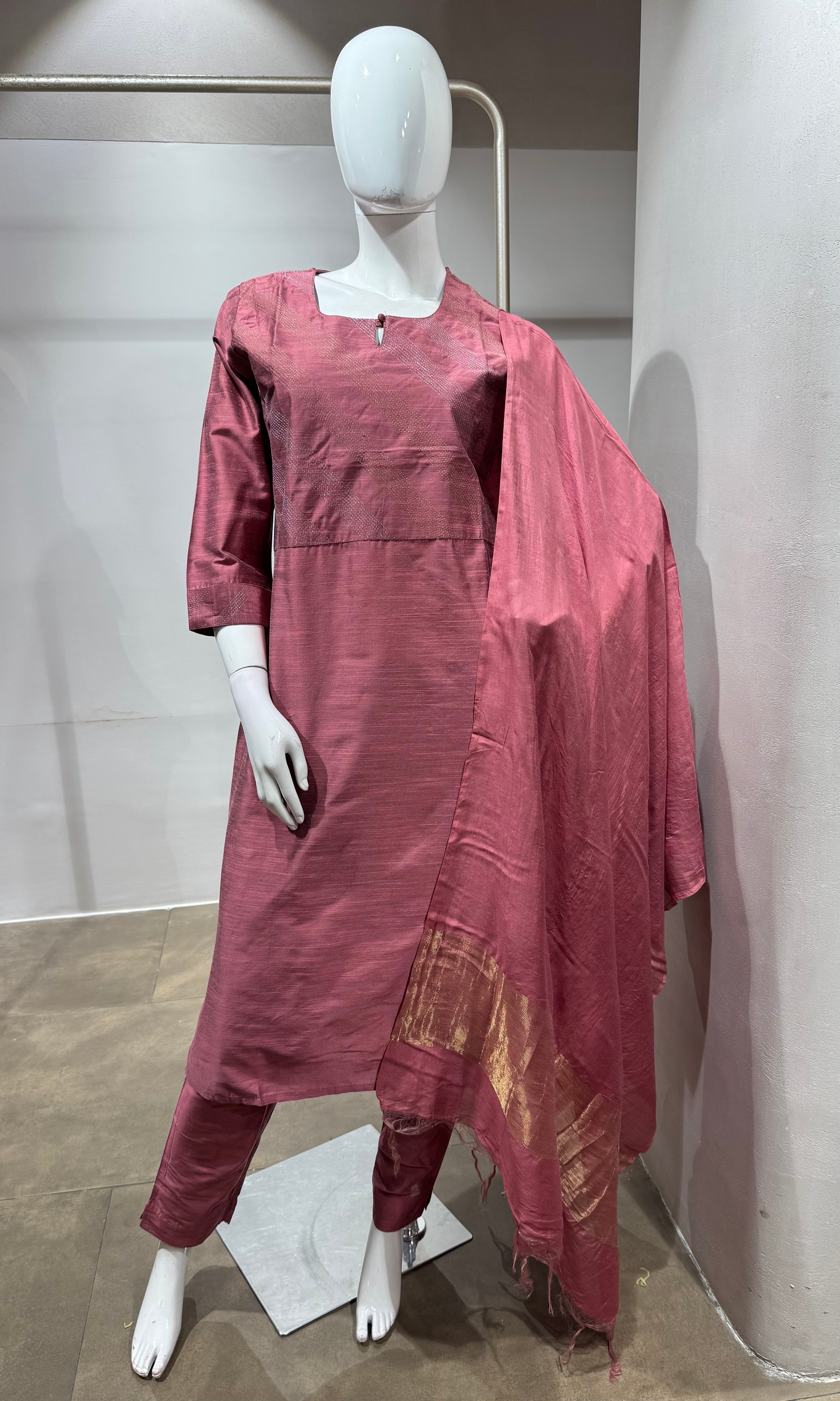 ONION PINK ETHNIC KURTA SET