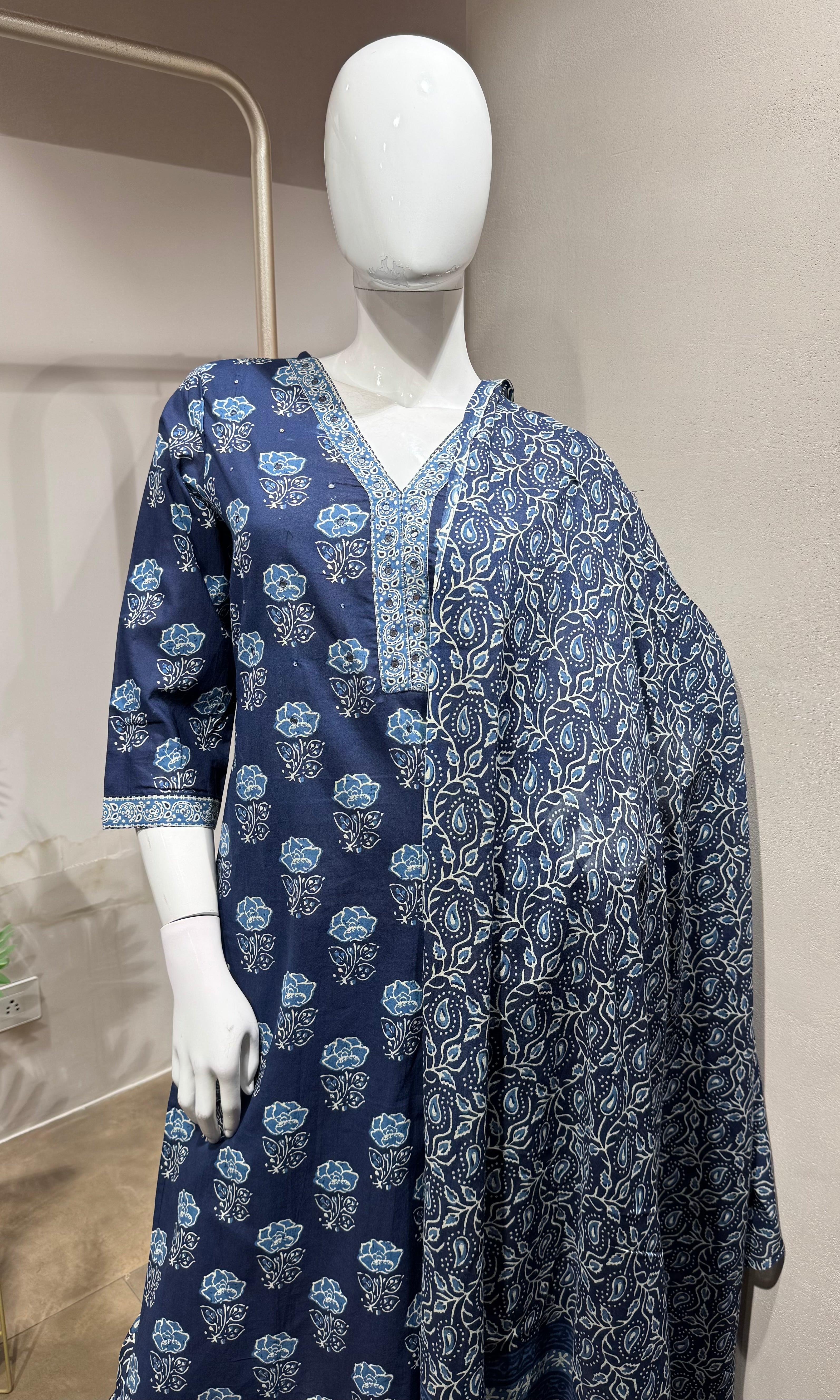 Blue Floral Motif Kurta Set
