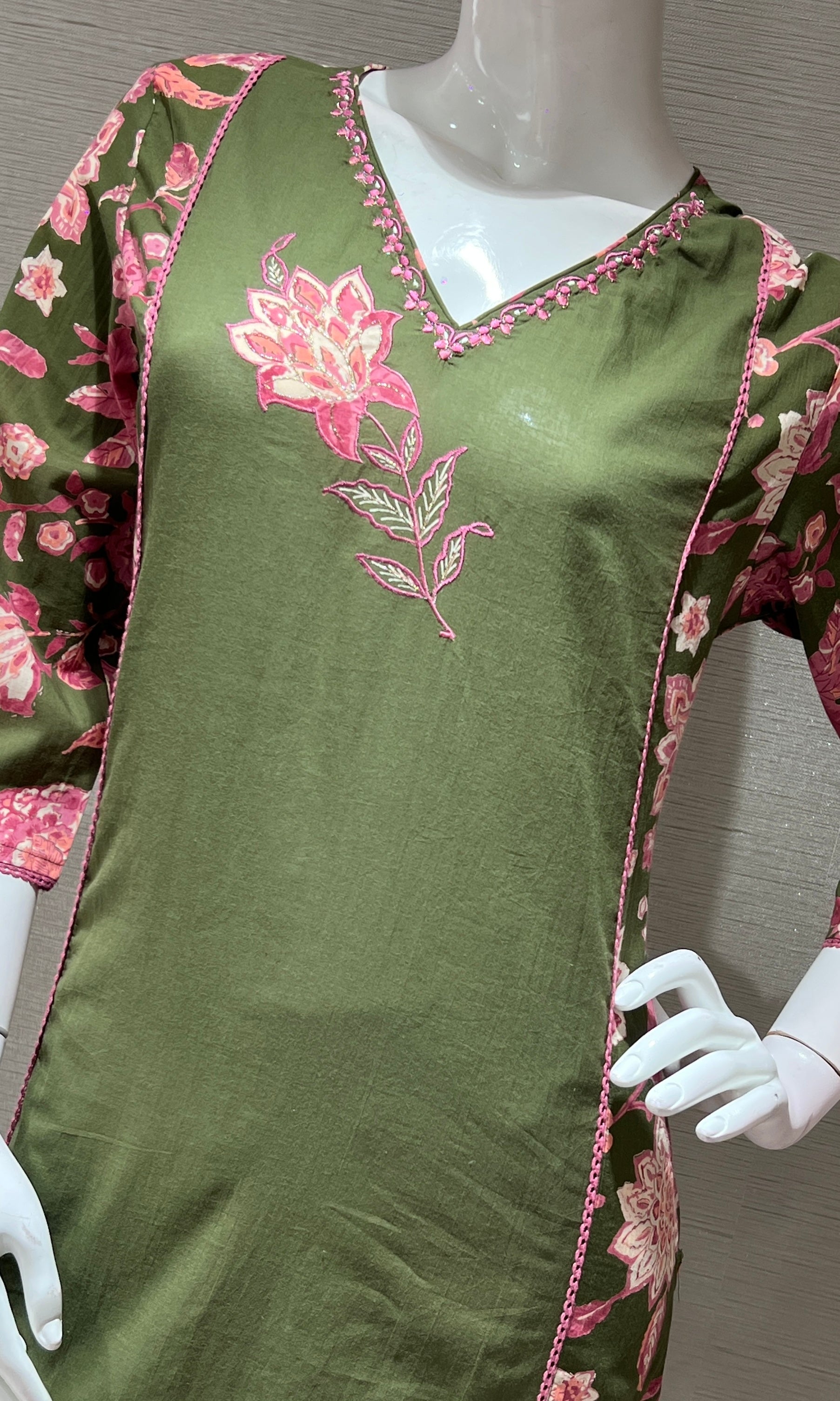 MEHANDI GREEN FLORAL PRINTED KURTA SET