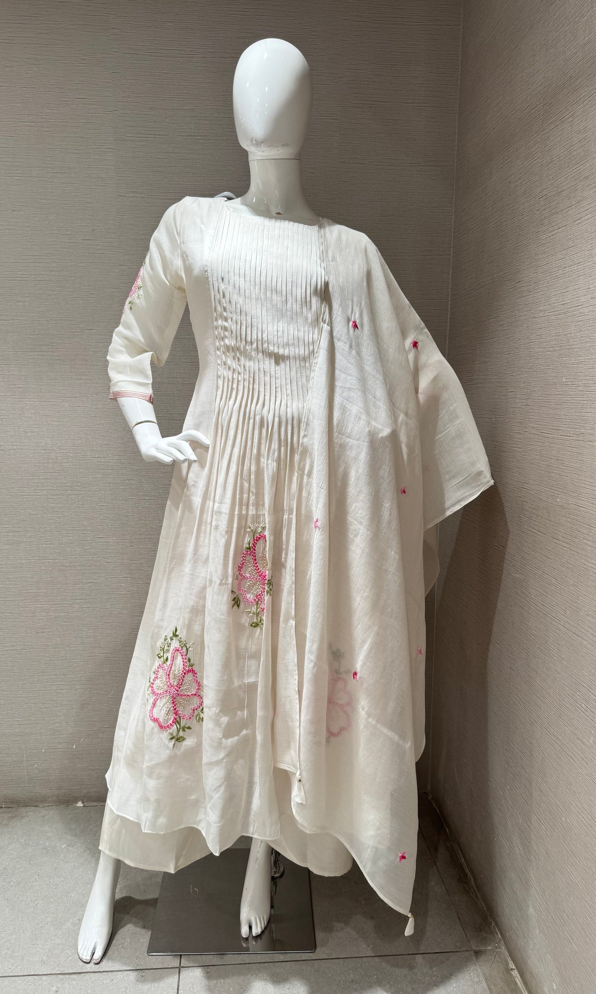 Cream Mul Cotton Floral Printed Kurta set & Dupatta
