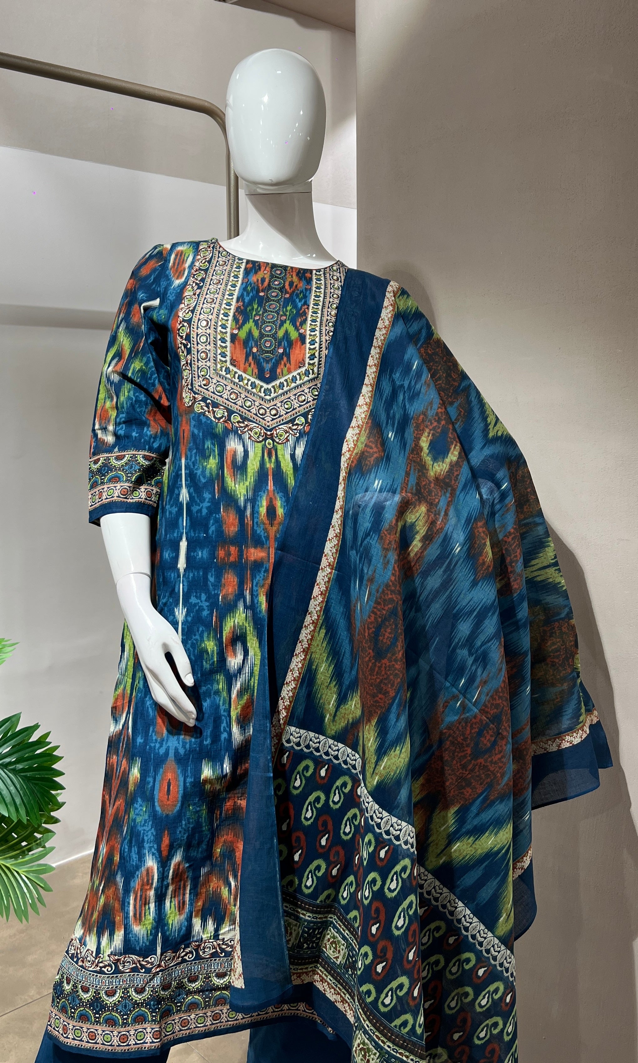 BLUE ETHNIC PRINTED KURTA SET