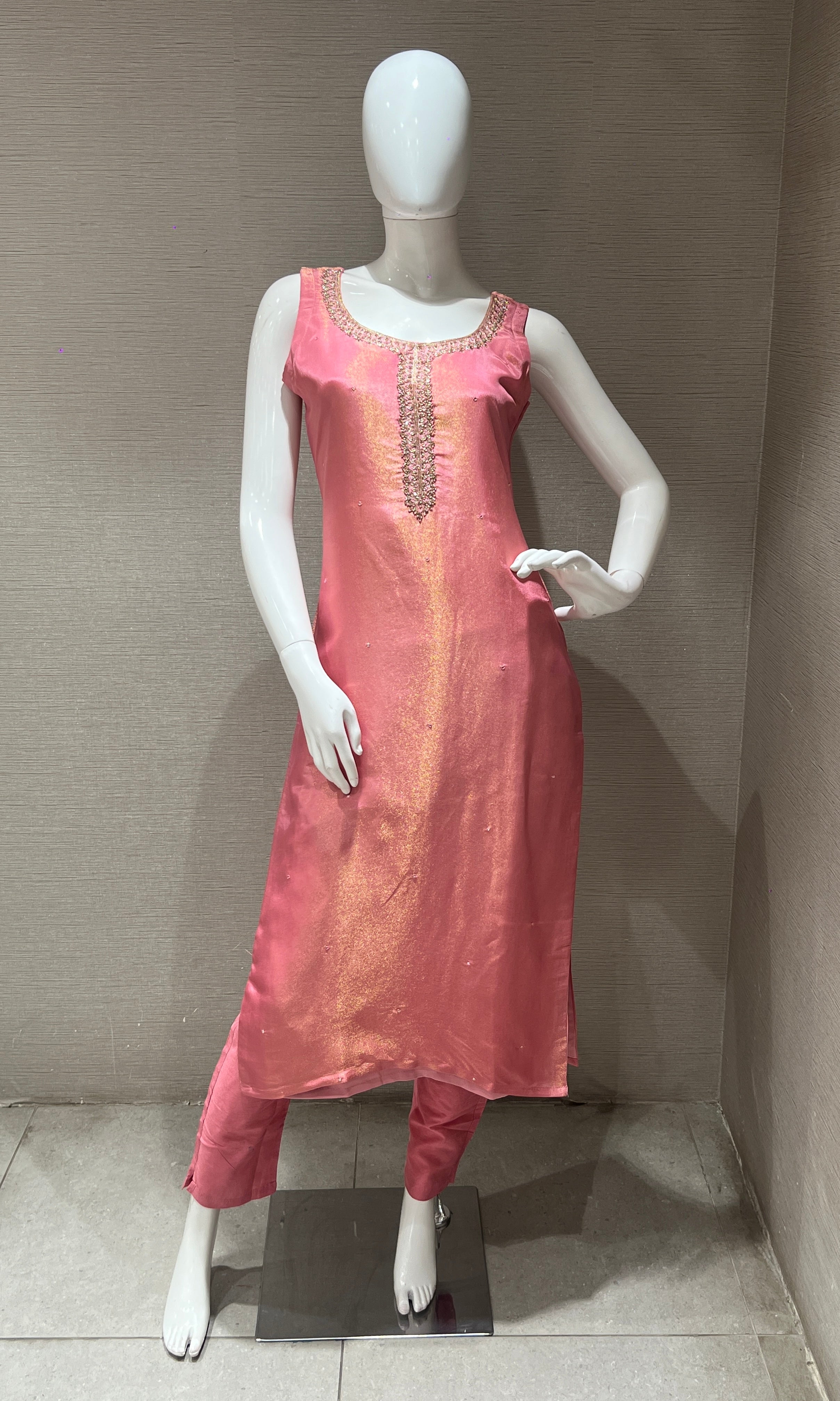 Baby pink shimmer slik kurta set