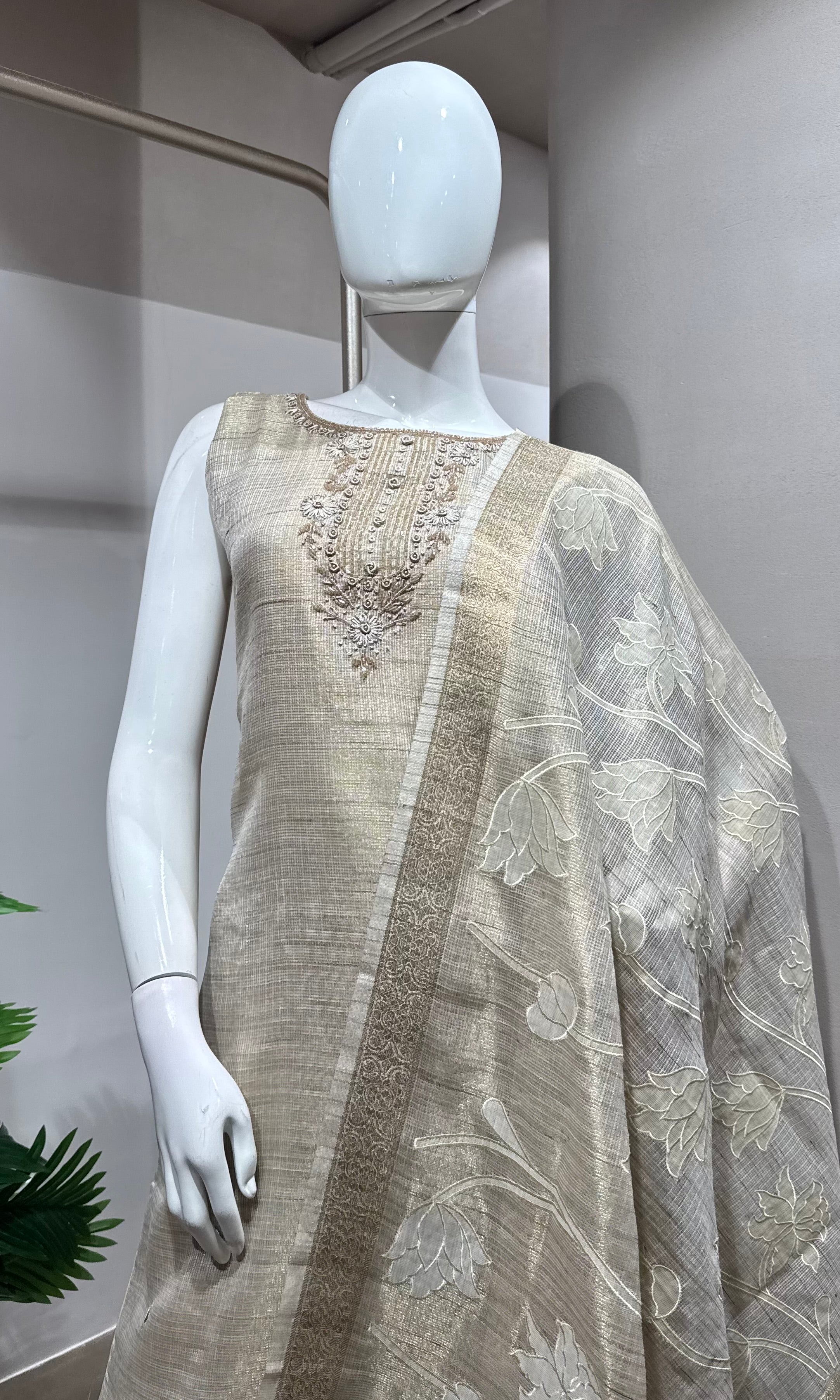 Cream elegant kurta set