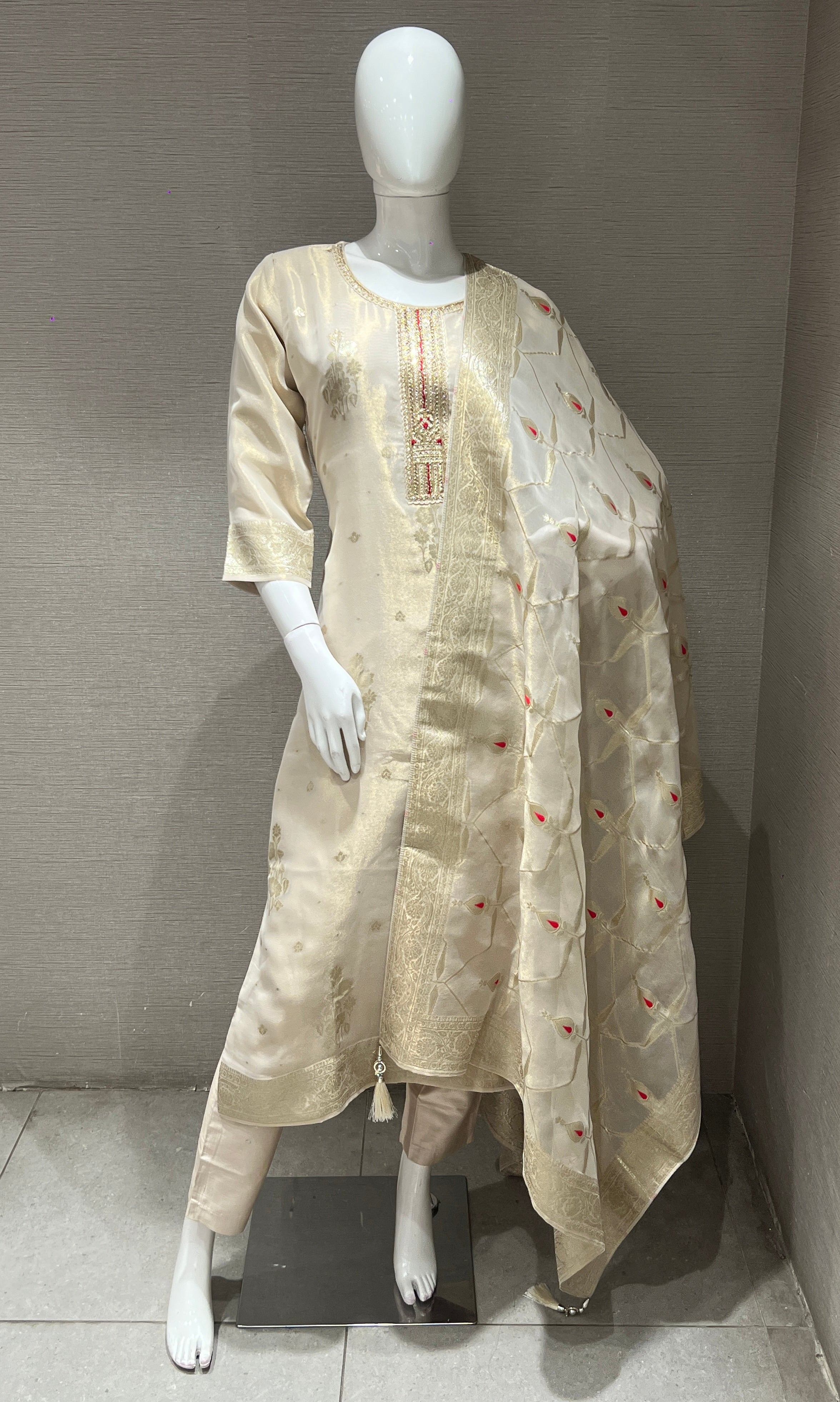 Elegant Beige kurta Set with Golden Accents
