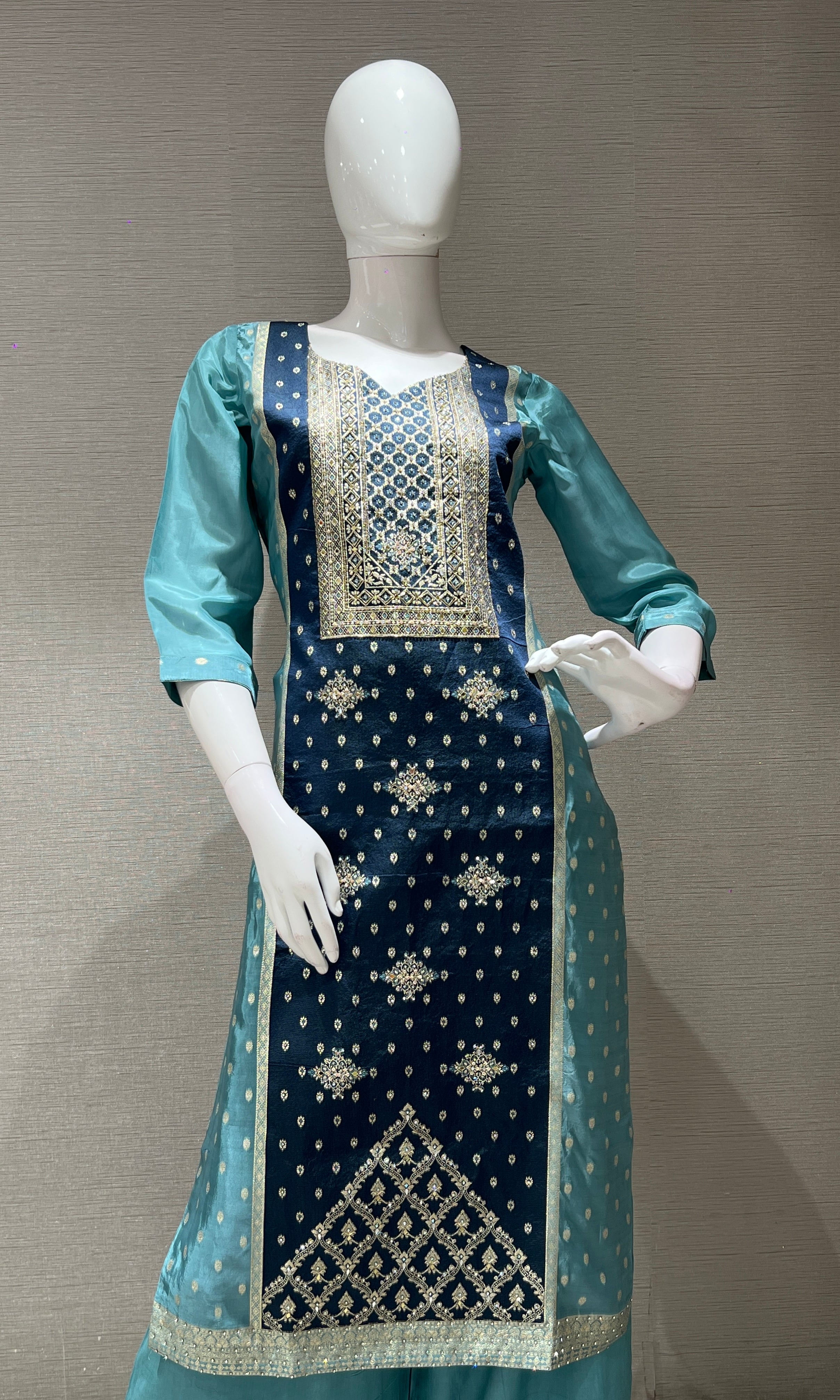 BLUE EMBROIDERED KURTA SET WITH PALAZZO PANTS