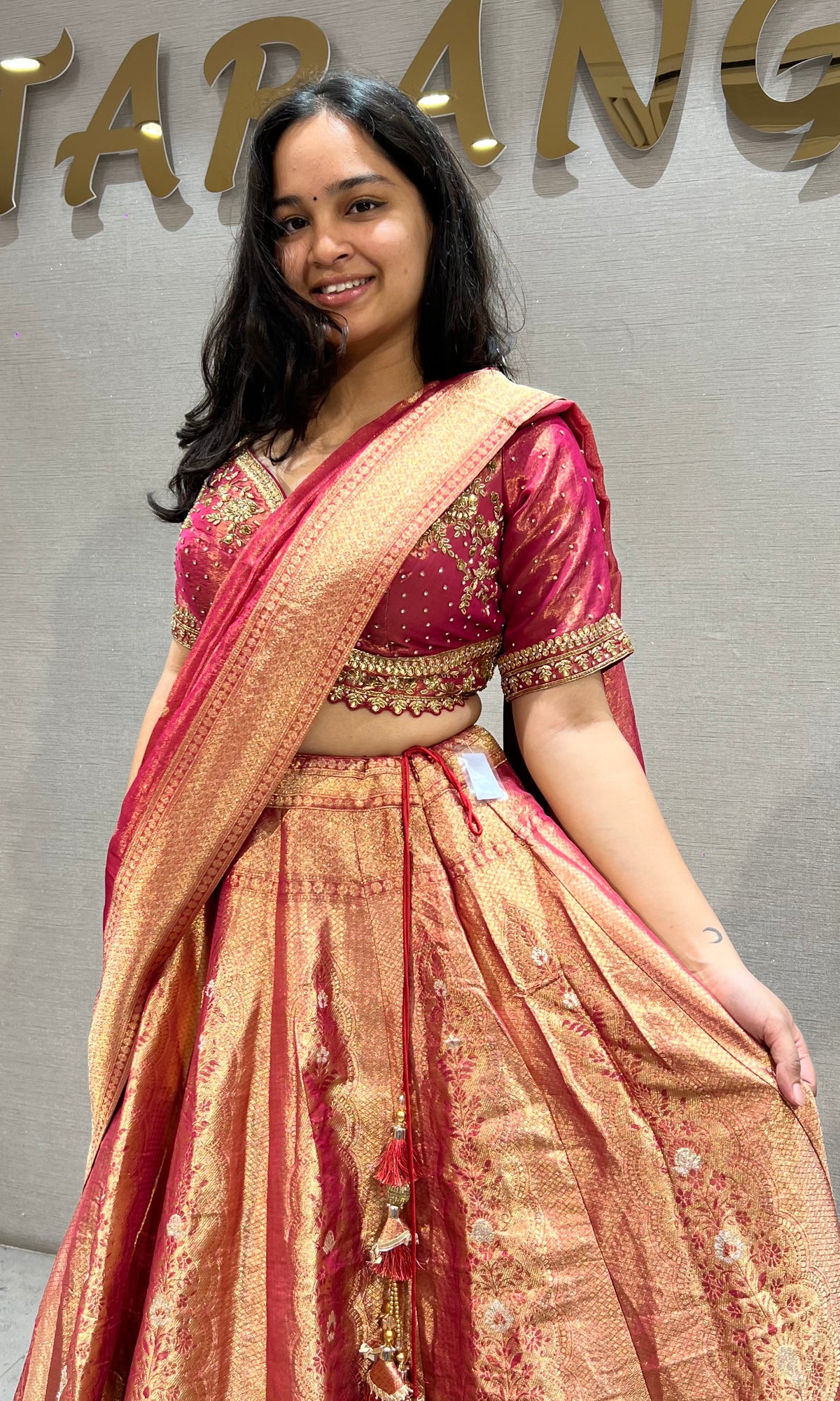 Rani Golden Banarasi silk Elegance Lehenga set