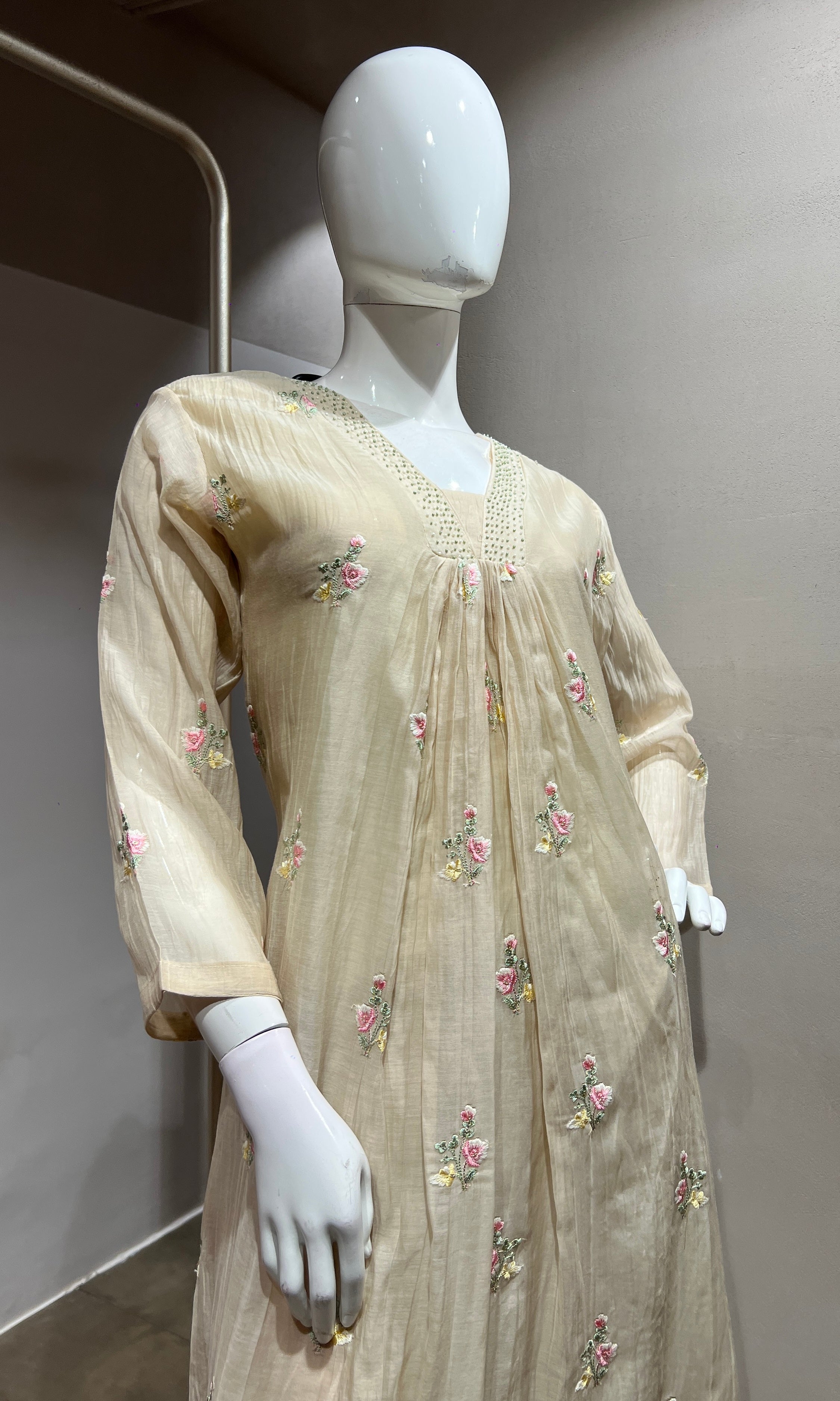 Cream Floral Embroidered Kurta Set with Dupatta