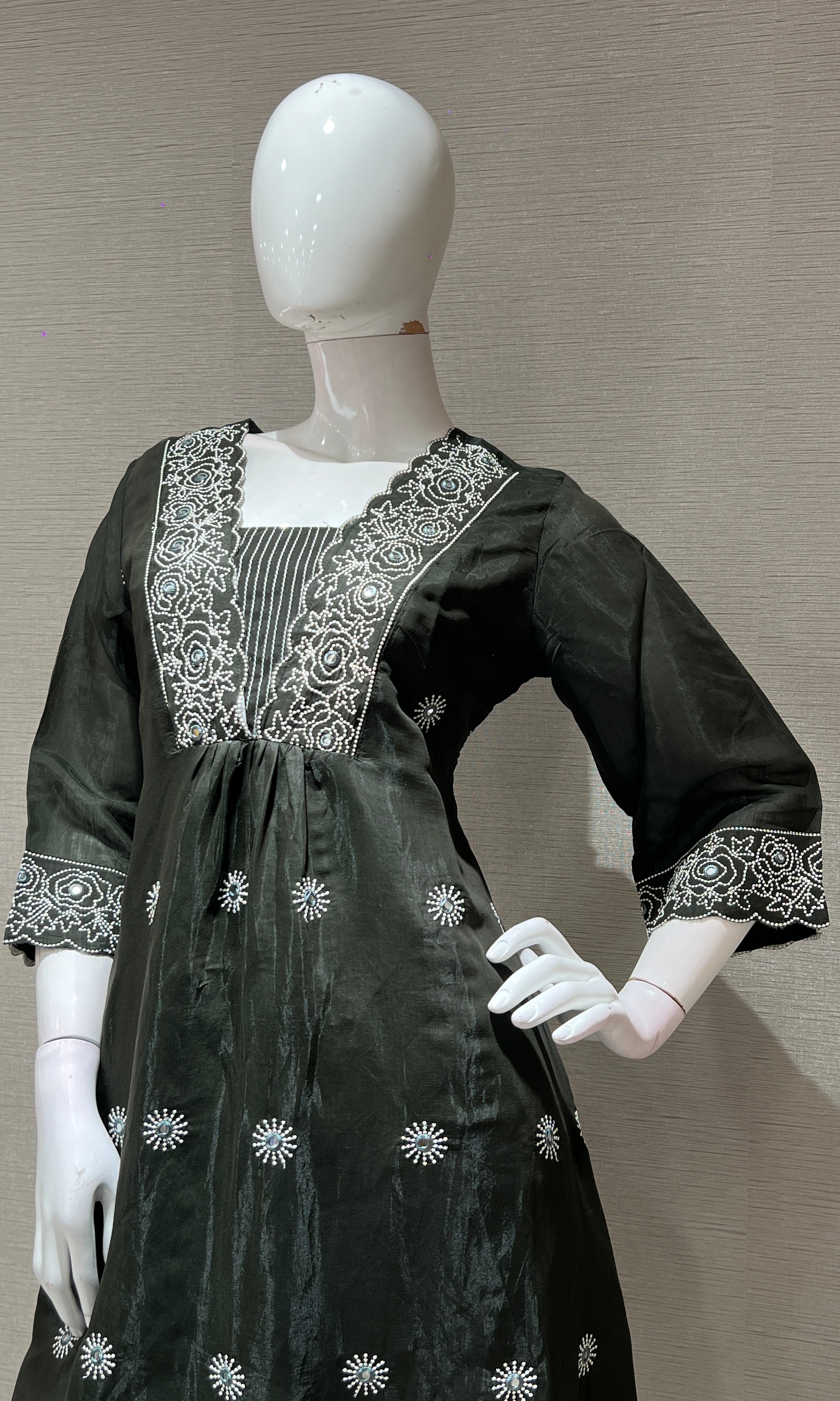 BOTTLE GREEN FLORAL ETHNIC KURTA SET