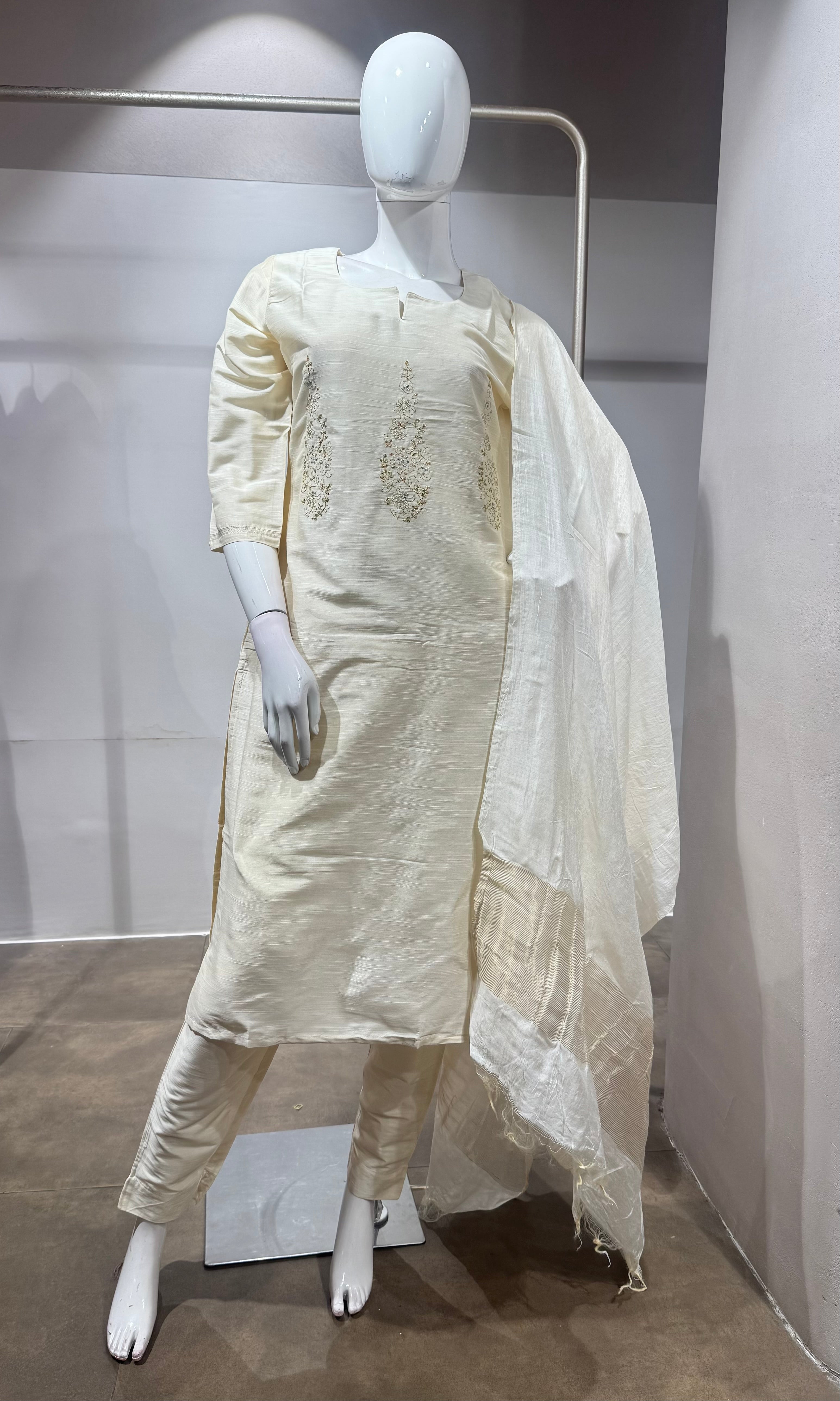 Cream Elegance Embroidered Chanderi Silk Kurta Set