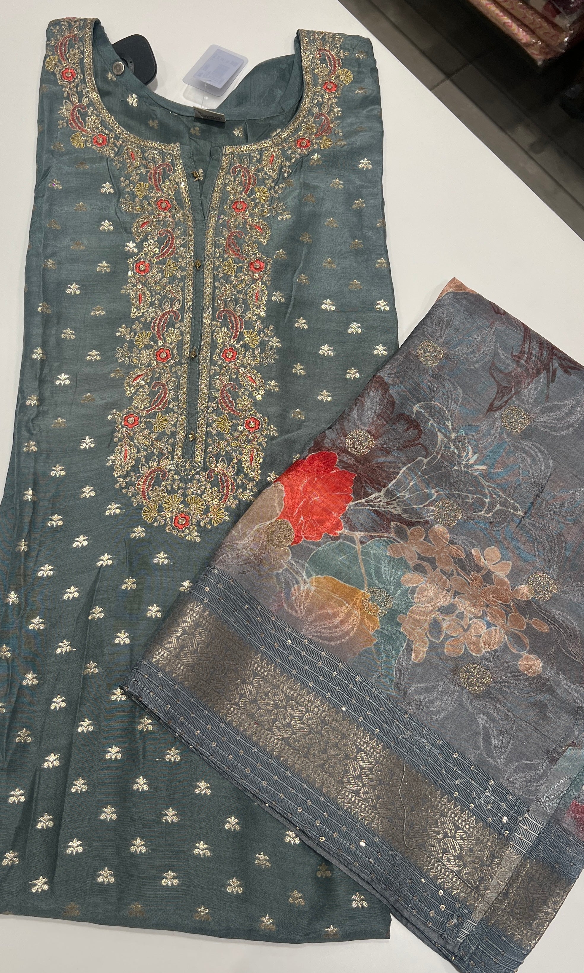 Grey Kurta Set With Contrast Floral Dupatta