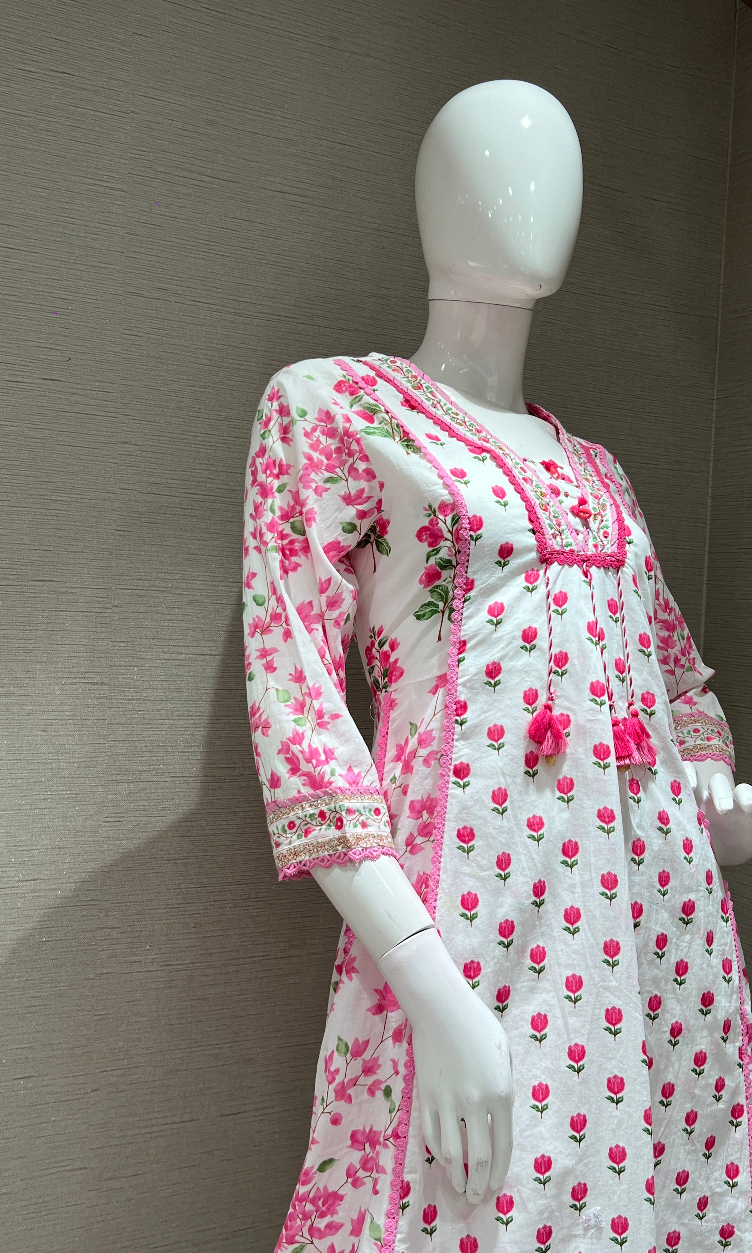 White ROSE FLORAL KURTA SET WITH PALAZZO PANTS