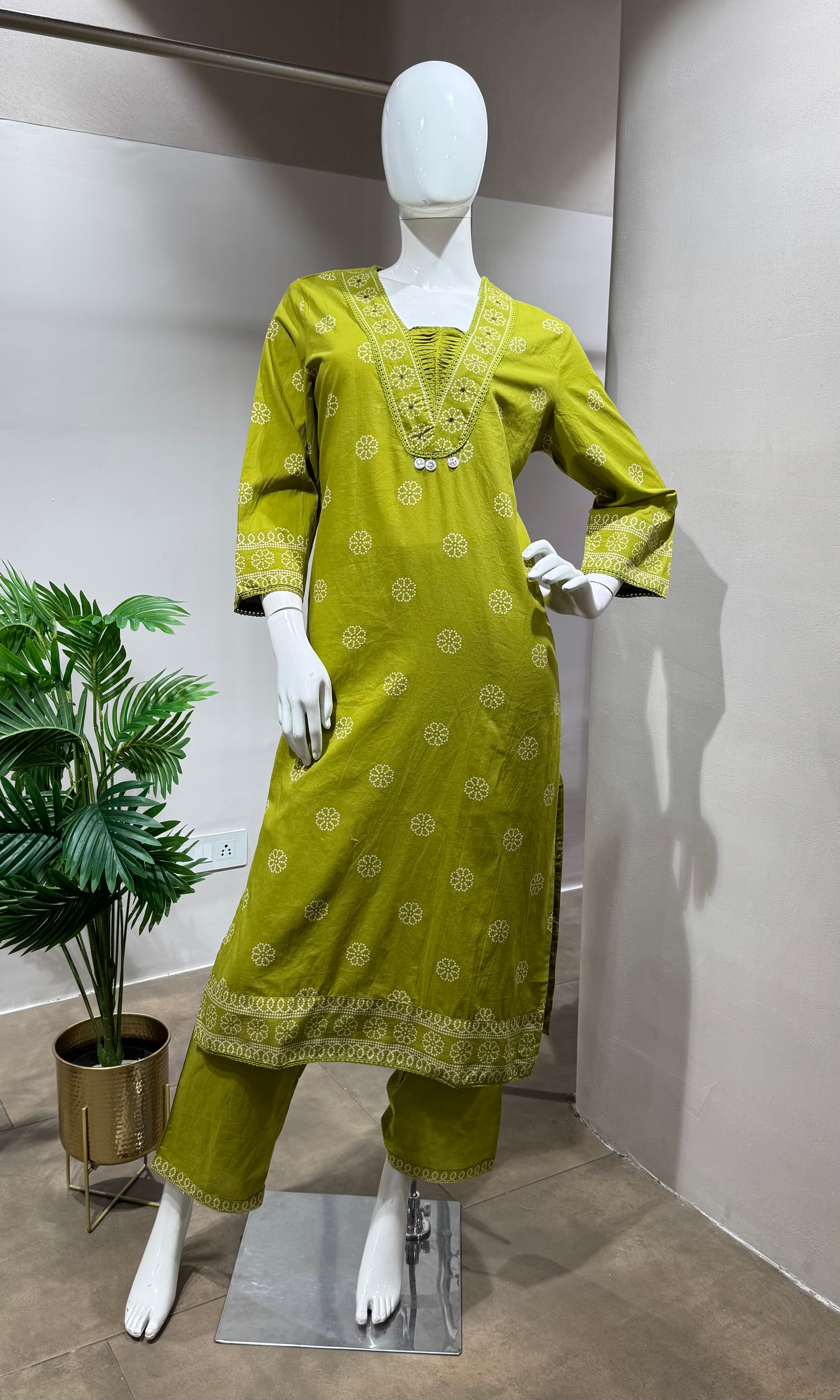 GREEN PRINTED EMBROIDERED KURTA SET