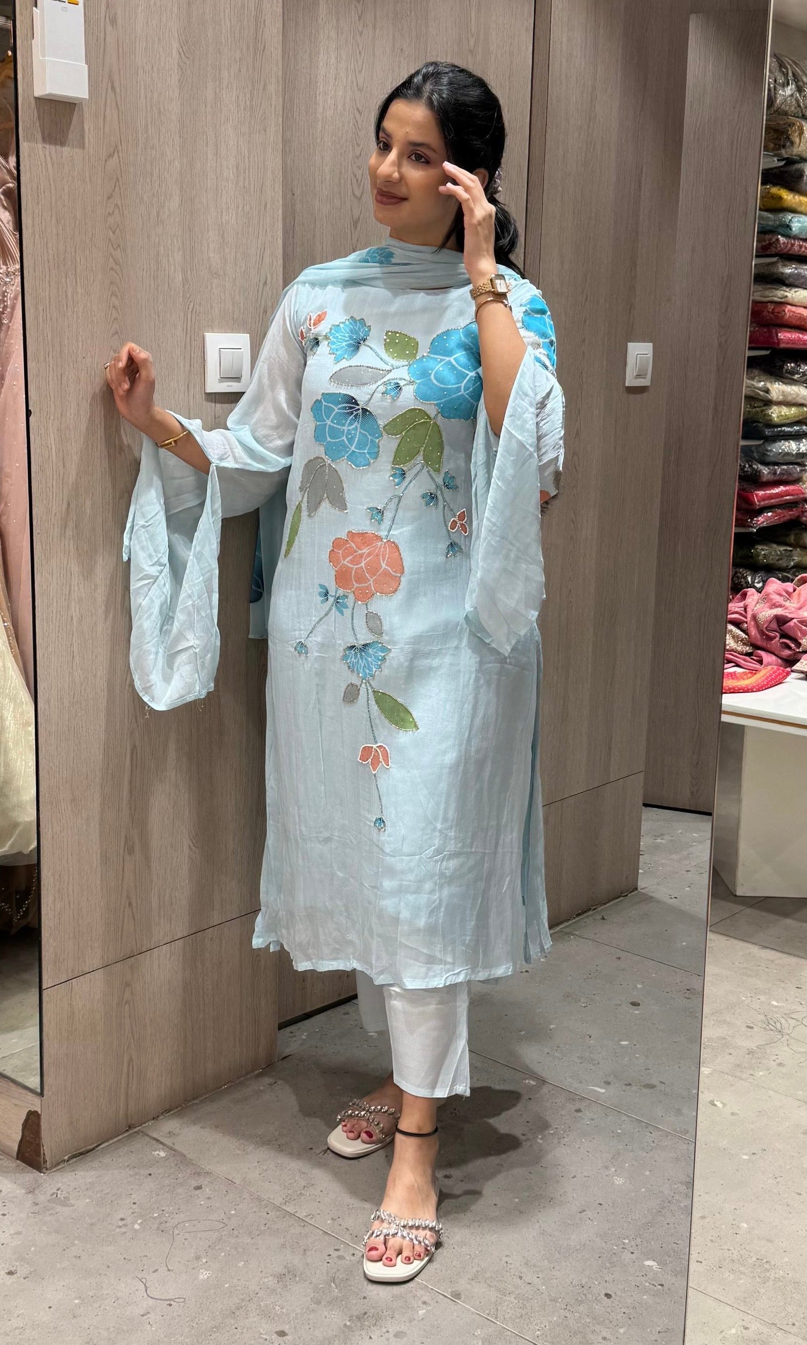 blue floral kurta set with long sleeves