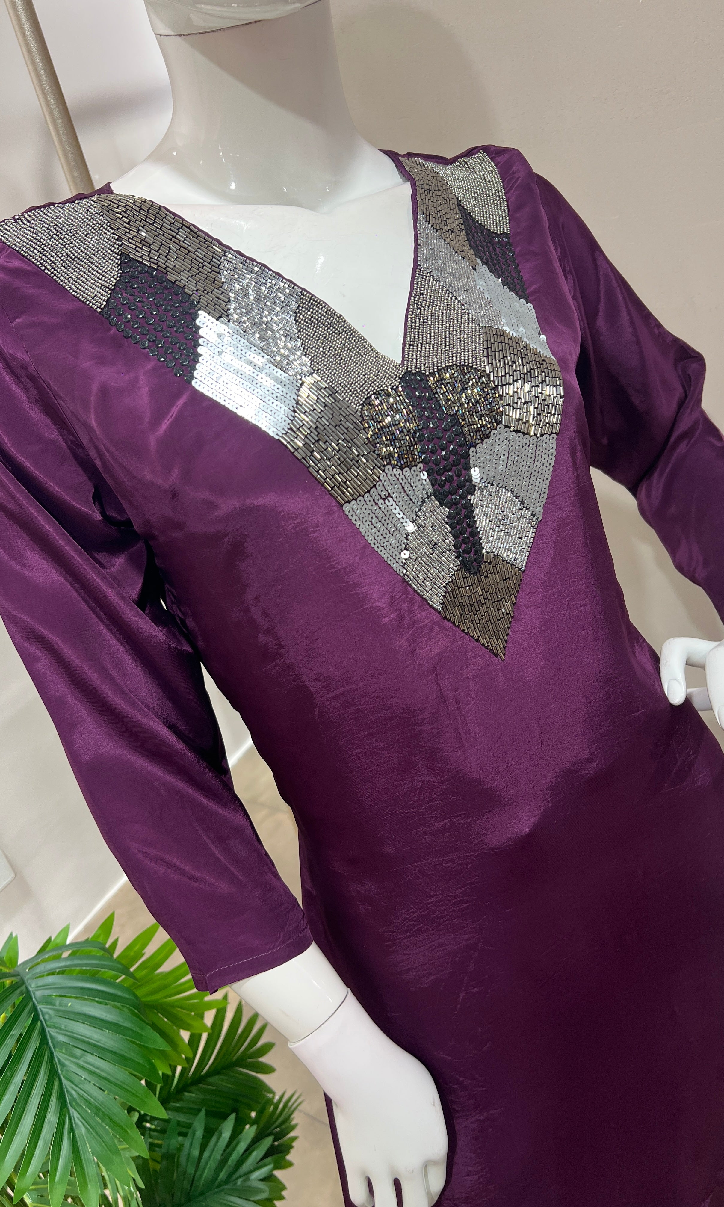 WINE ELEGANT V NECK CORD SET