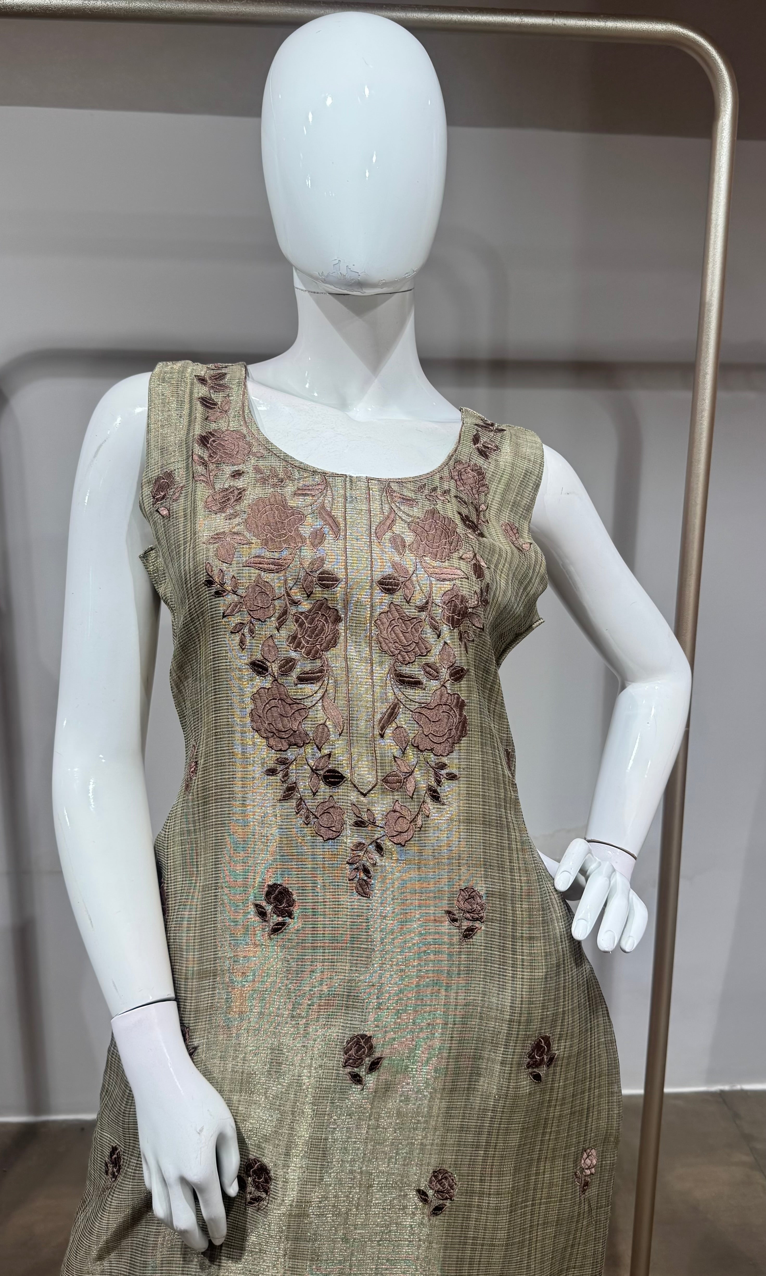 BEAGH FLORAL EMBROIDERED KURTA SET