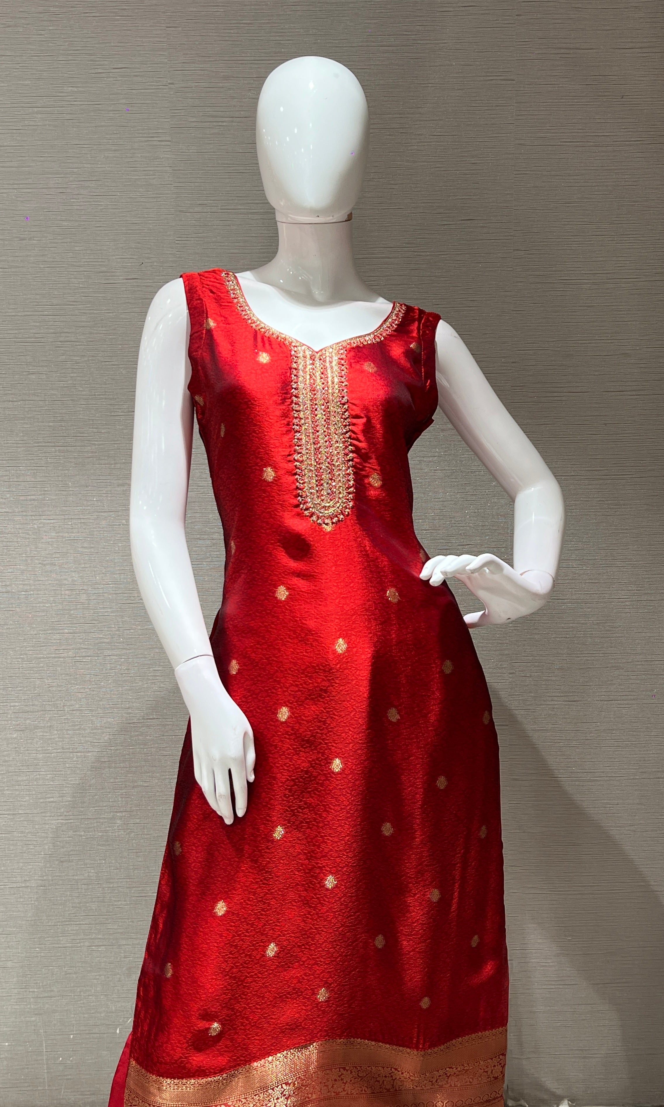 MAROON GOLDEN EMBROIDERED KURTA SET