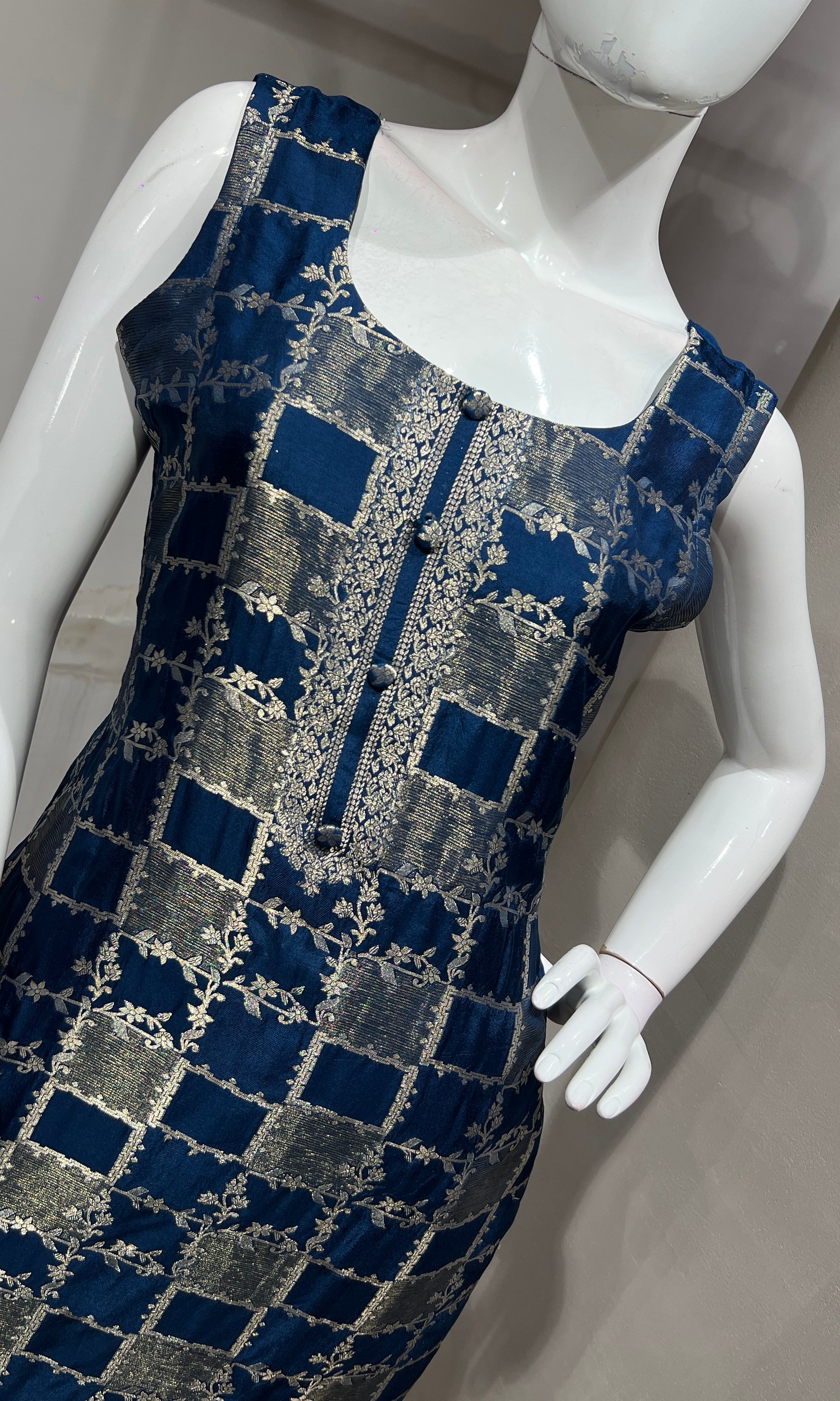 Dark blue Silk Embroidered Zari Kurta Set