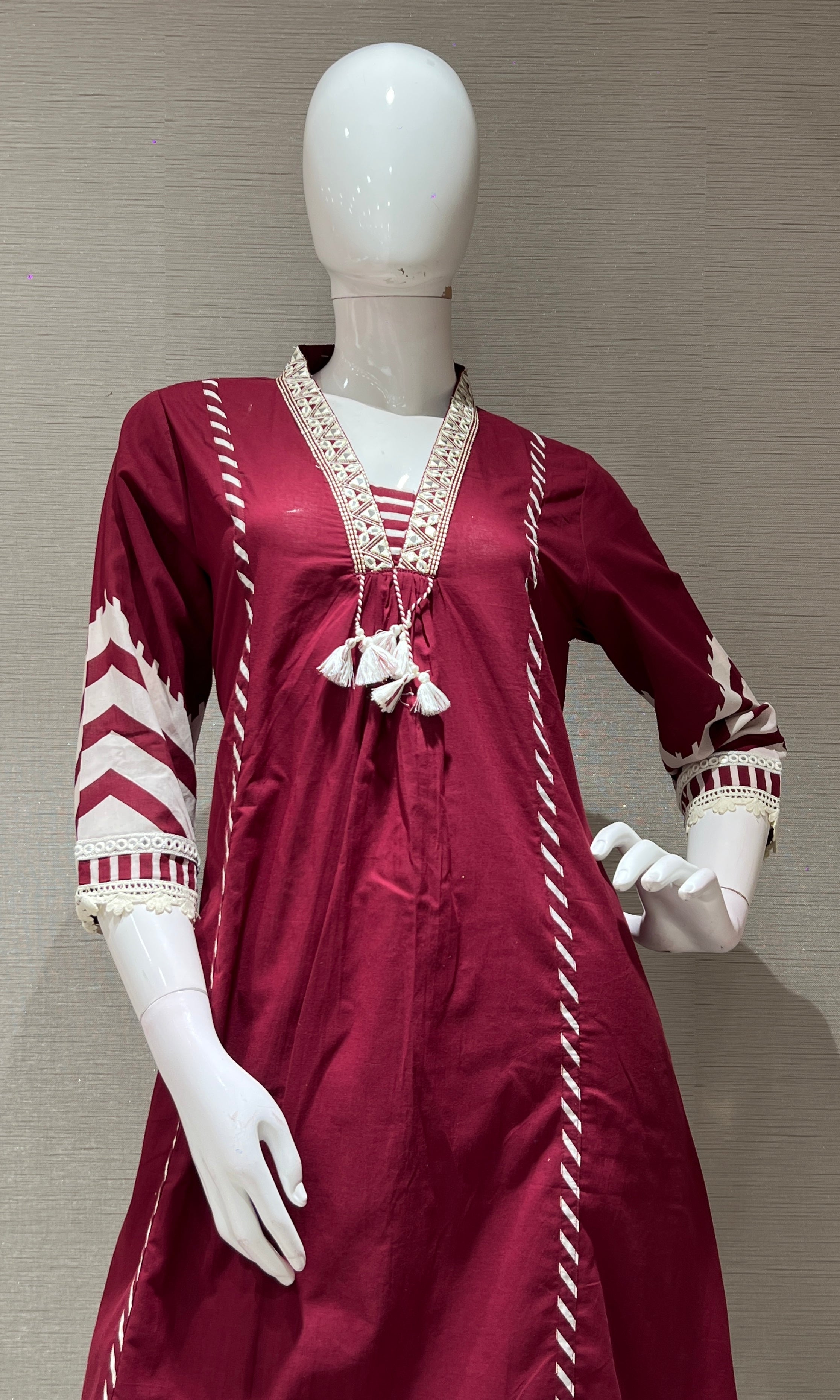 Maroon kurta set WITH WHITE LACE EMBROIDERY