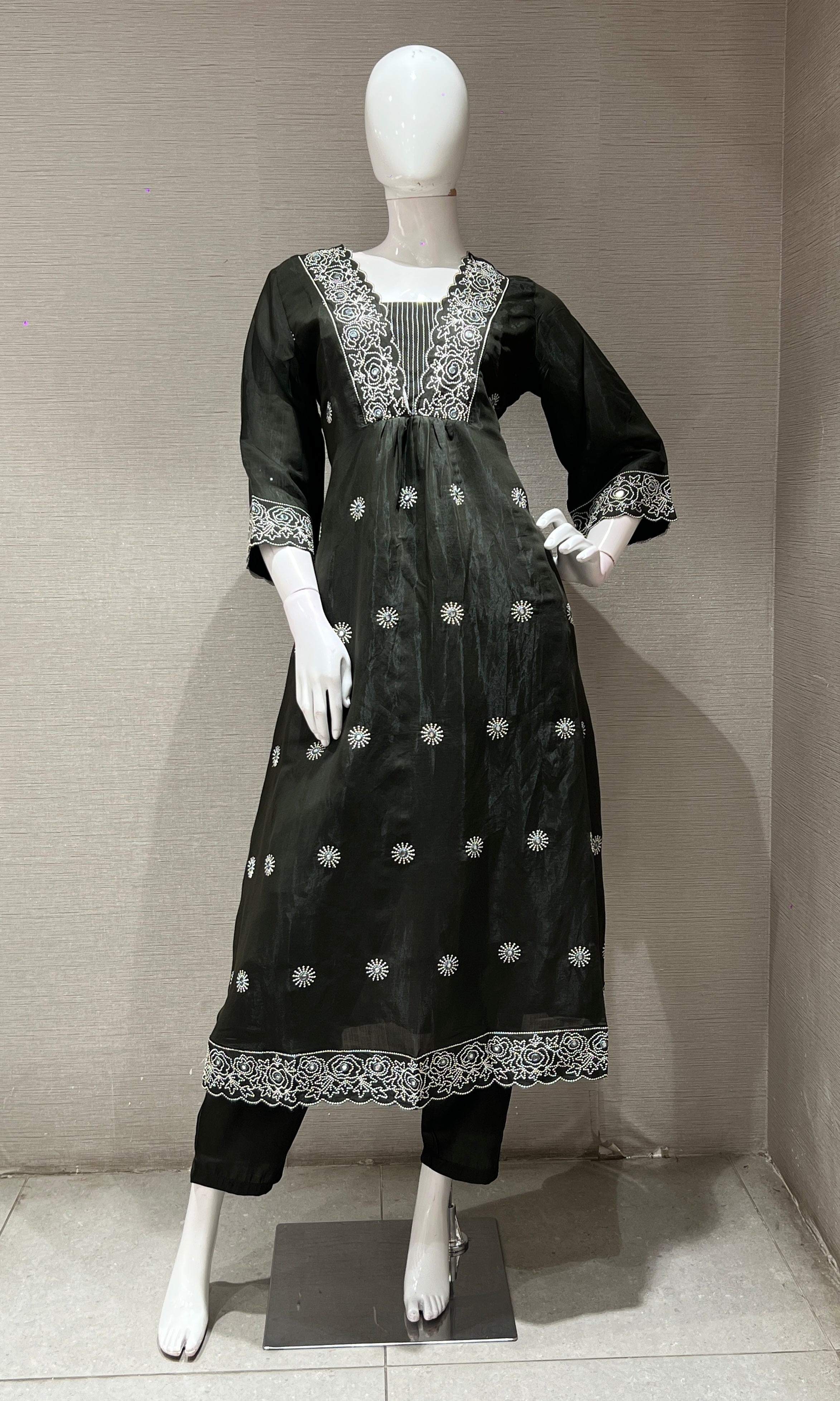 BOTTLE GREEN FLORAL ETHNIC KURTA SET