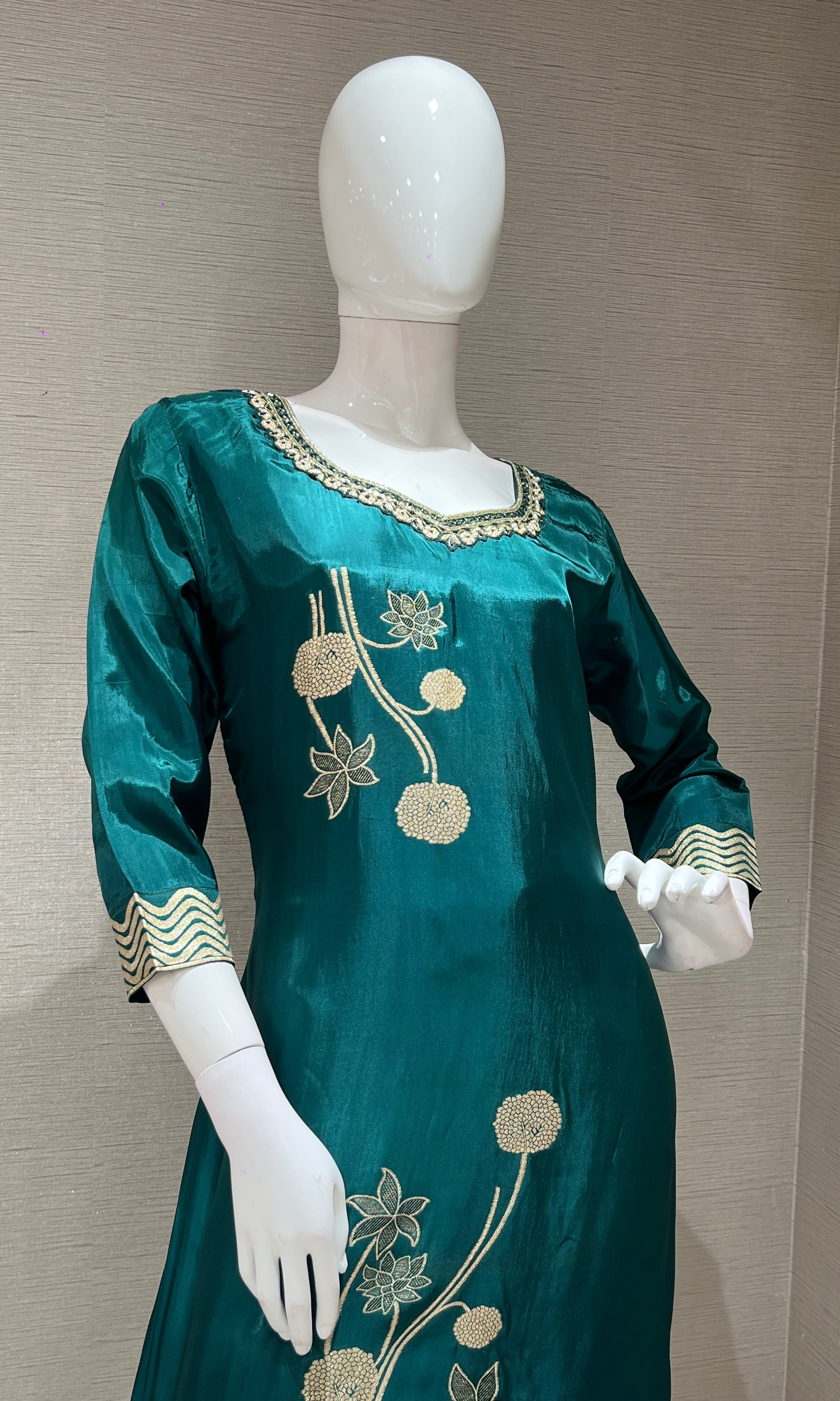 GREEN Golden Embroidered KURTA SET