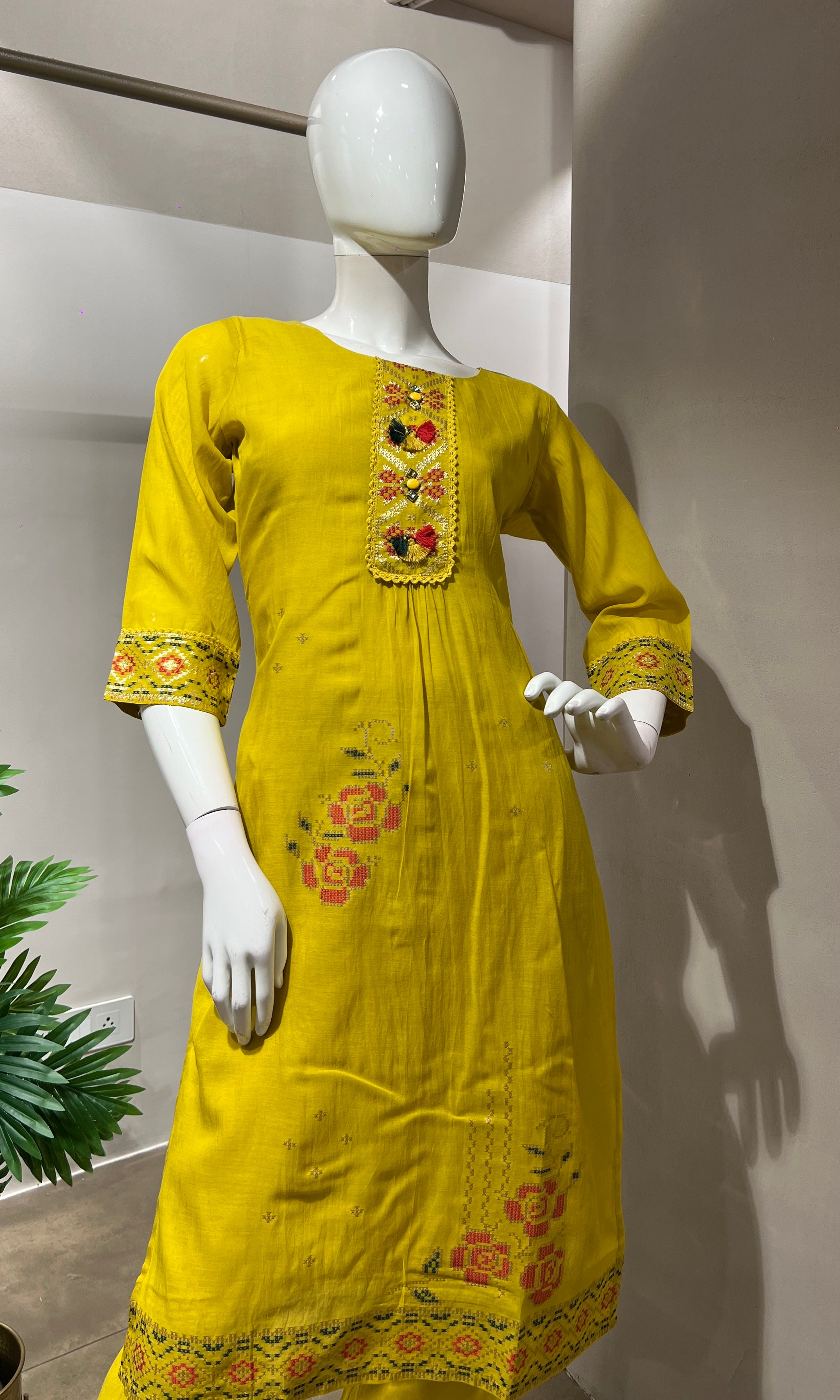 MUSTARD FLORAL EMBROIDERED KURTA SET