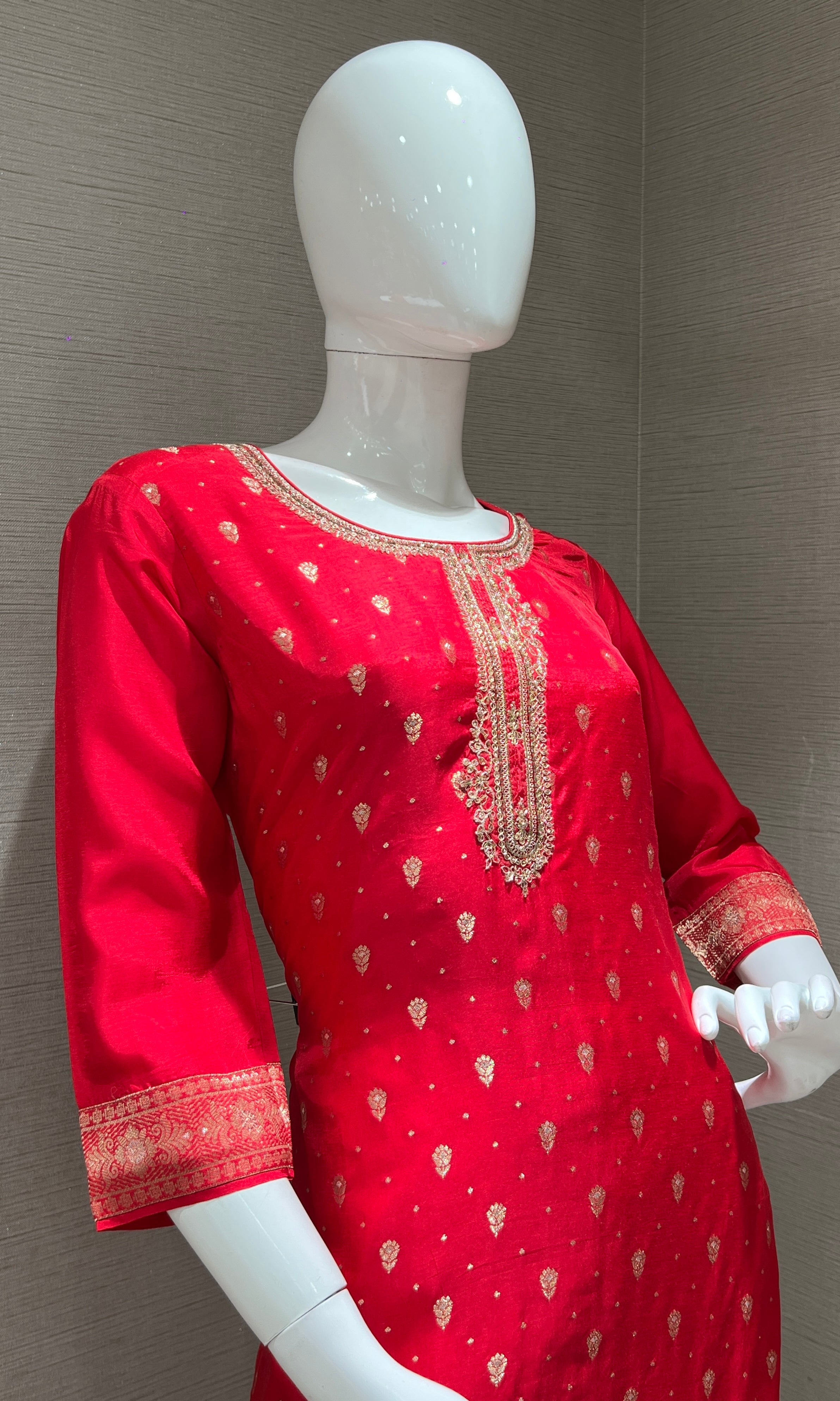 Rani pink kurta set with gold embroidery