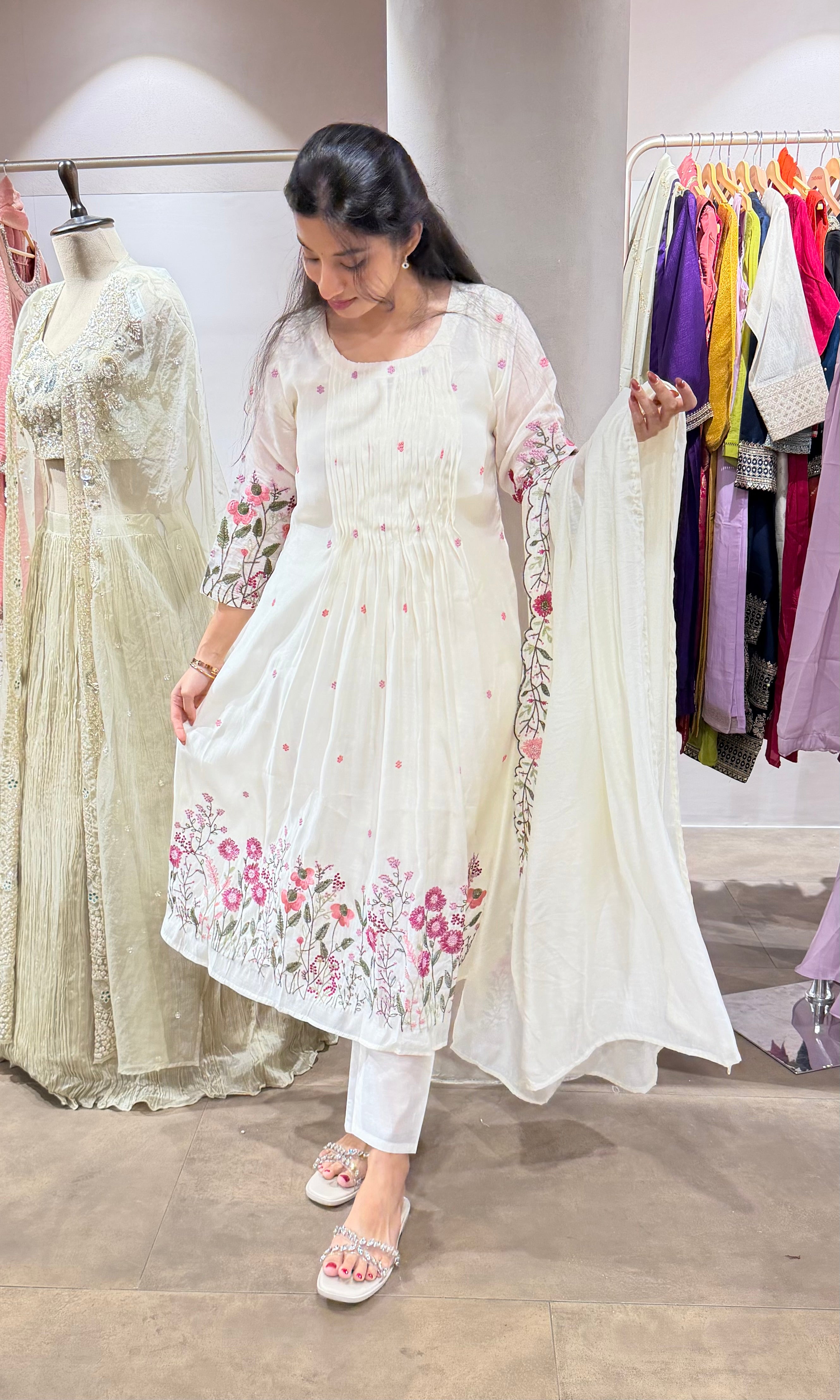 WHITE MUL CHANDERI FLORAL KURTA SET